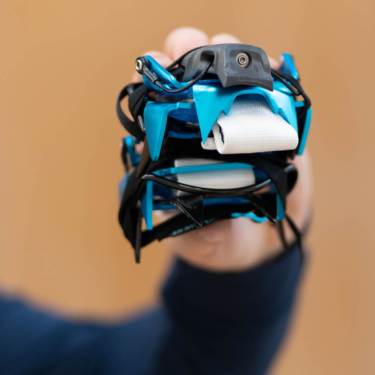 Blue Ice Harfang Crampon