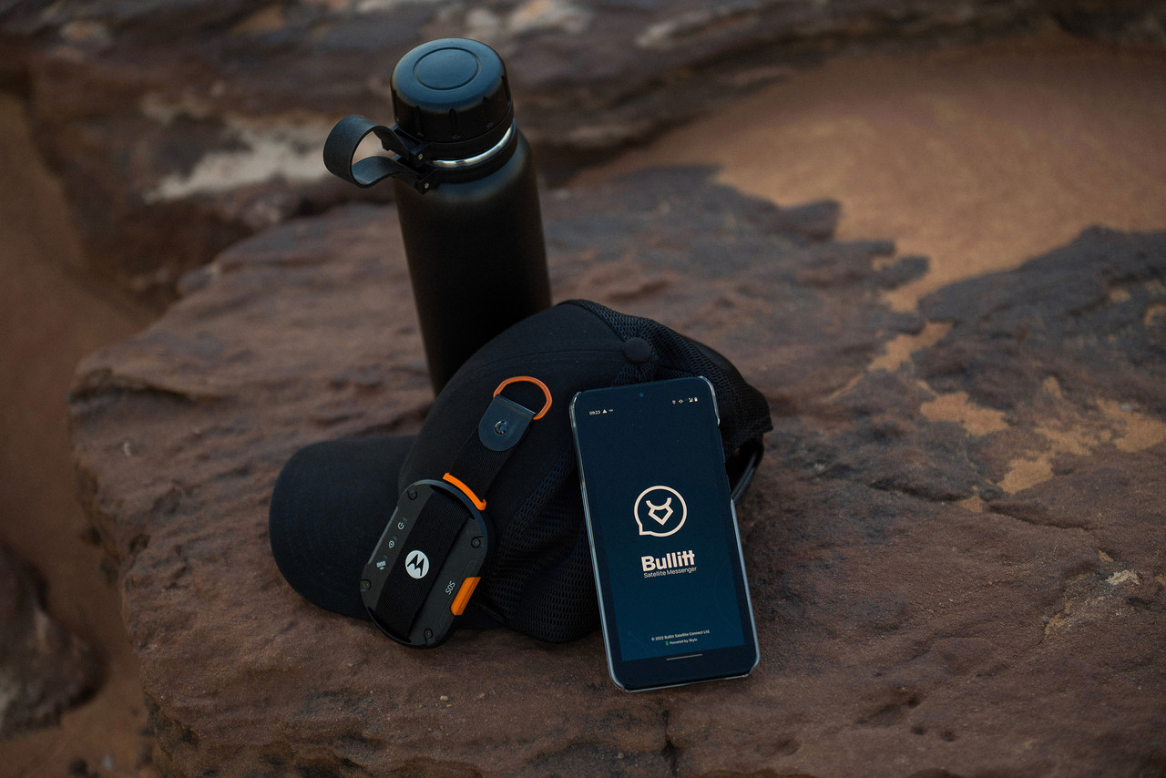 Motorola Defy Satellite Link