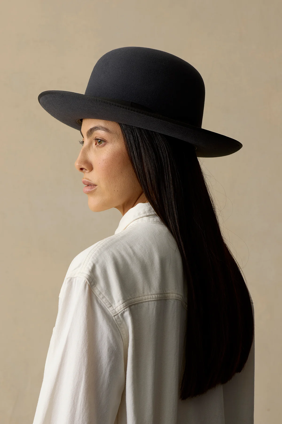 Squatter Carbon Grey