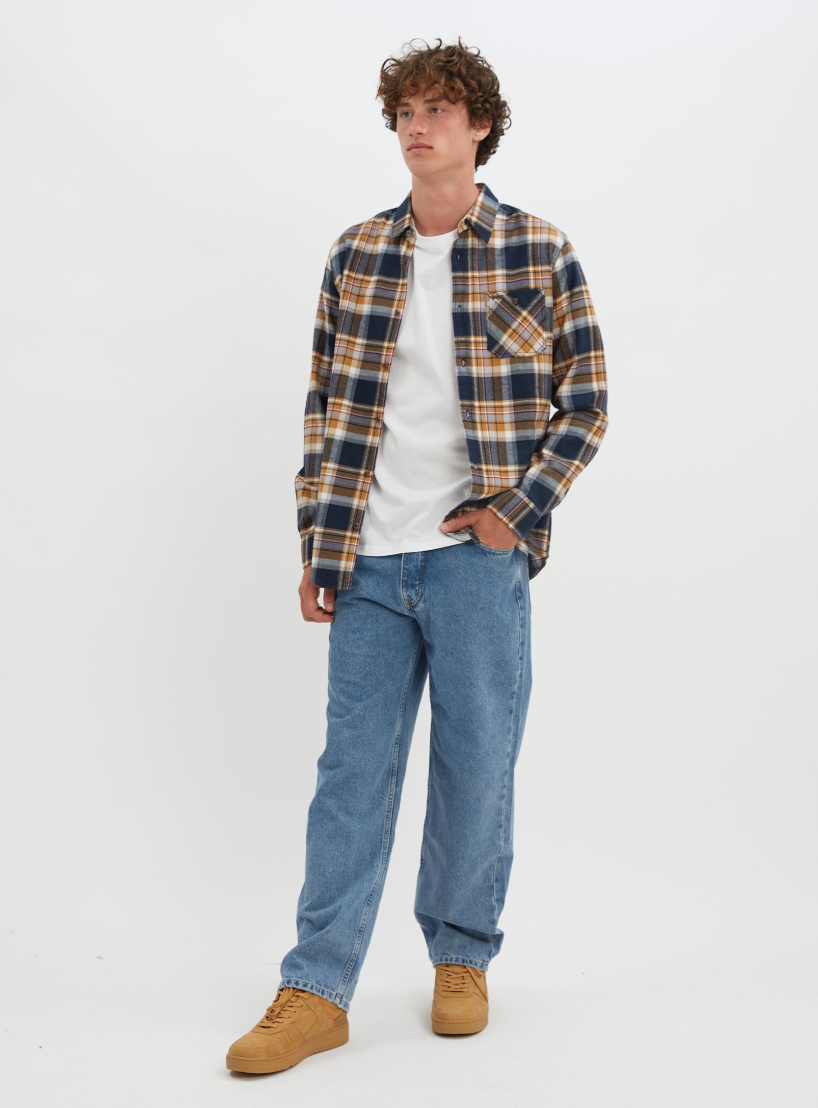 NOAH | Checkered semi-fit overshirt || NOAH |Surchemise semi-ajustée à carreaux