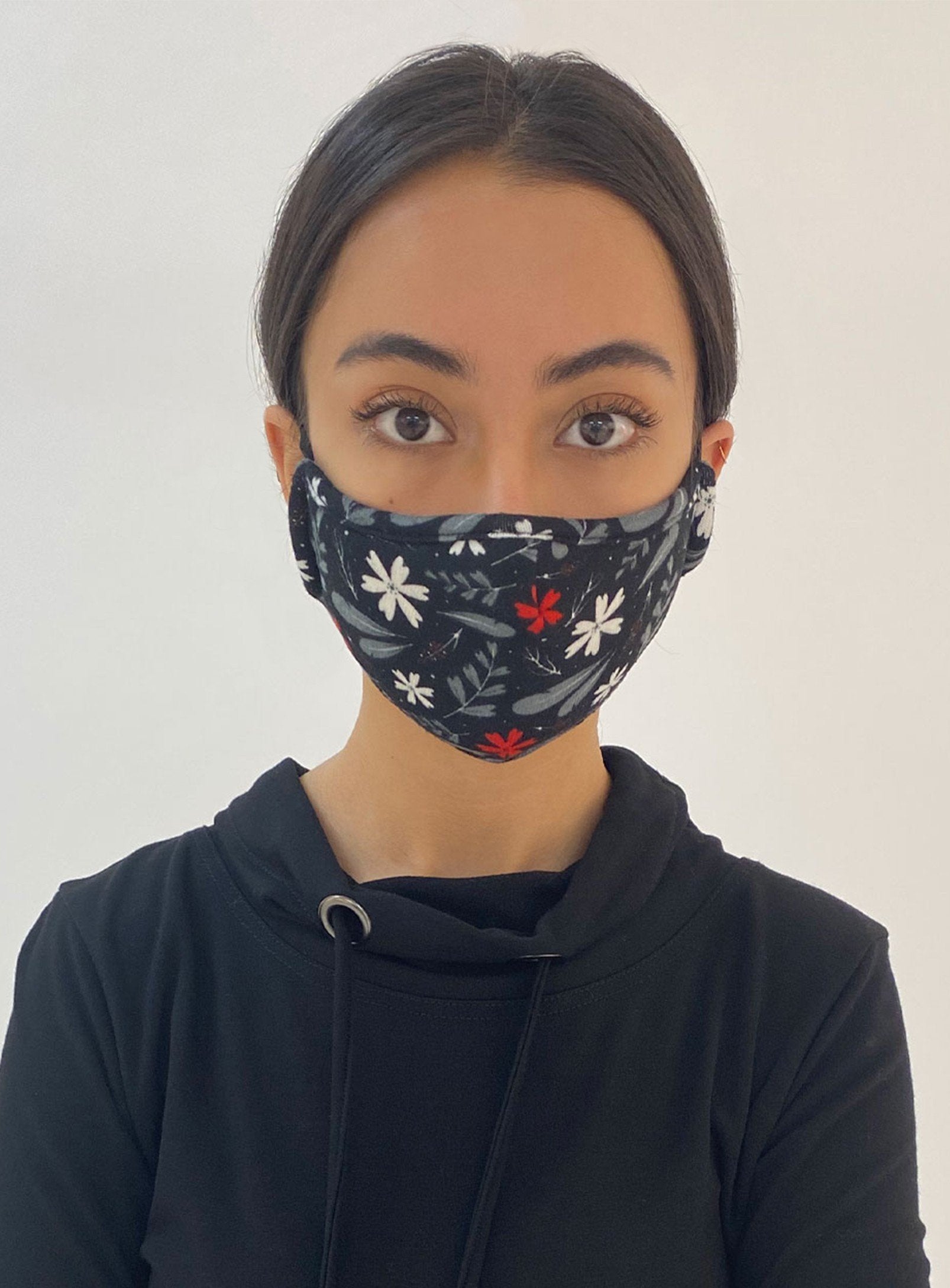 REUSABLE 3 LAYER MASK | A PACK OF 3 MASKS-LIGHTGREY||MASQUE RÉUTILISABLE 3 COUCHES | UN PACK DE 3 MASQUES-GRIS CLAIR