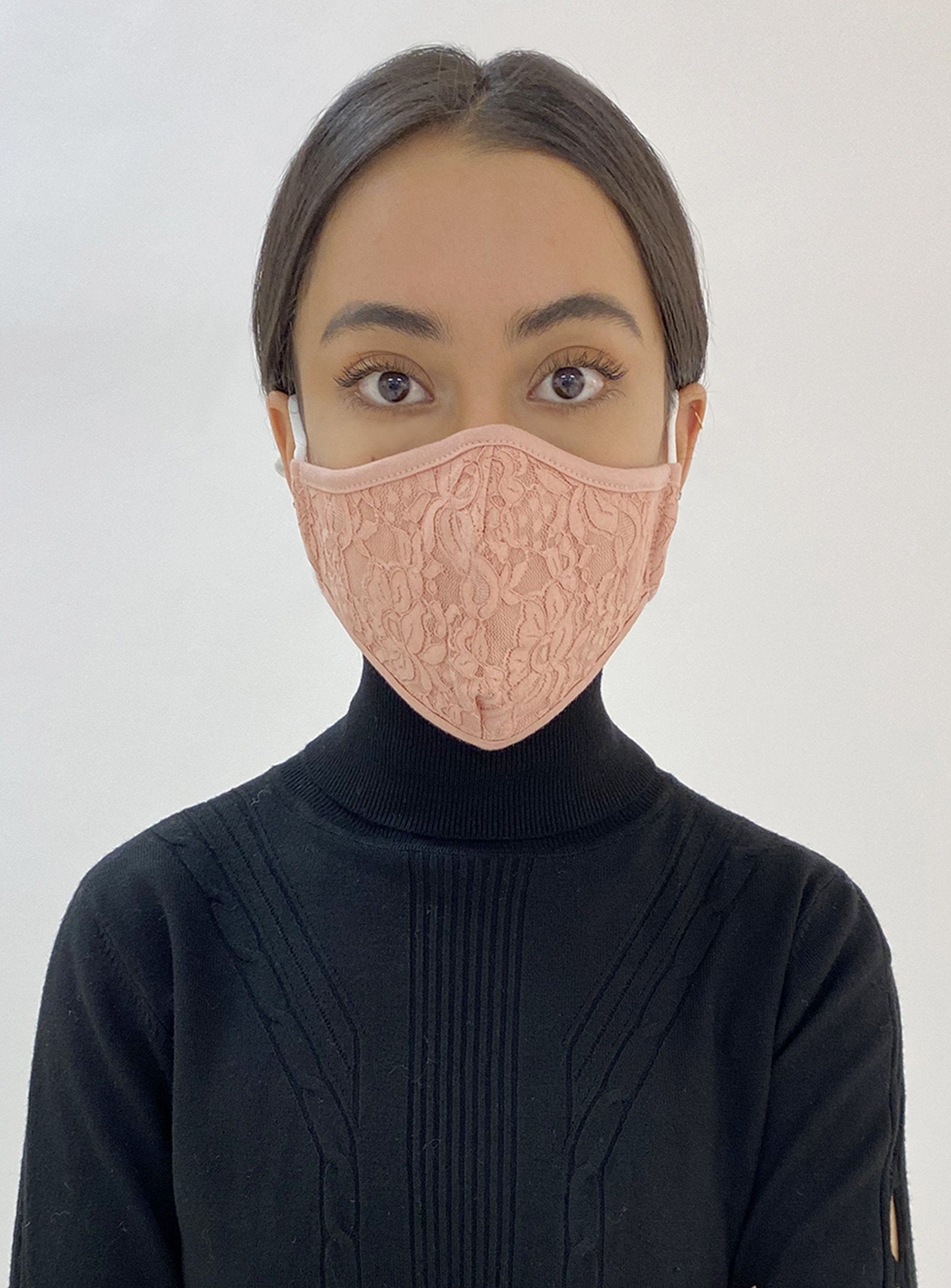 REUSABLE 3 LAYER MASK | A PACK OF 3 MASKS-BLACK||MASQUE RÉUTILISABLE 3 COUCHES | UN PACK DE 3 MASQUES-NOIR