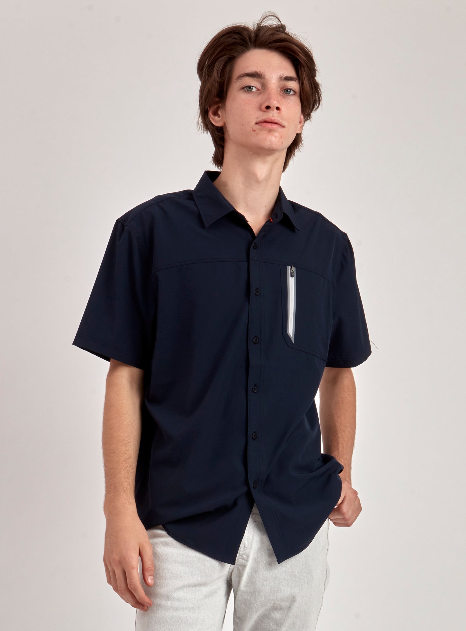 WAYY | Solid 4-way-stretch dry edition shirt || WAYY | Chemise solide en édition sèche extensible dans les 4 sens