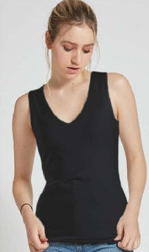 GIGI | Basic v-neck camisole || GIGI | Camisole col en v basique