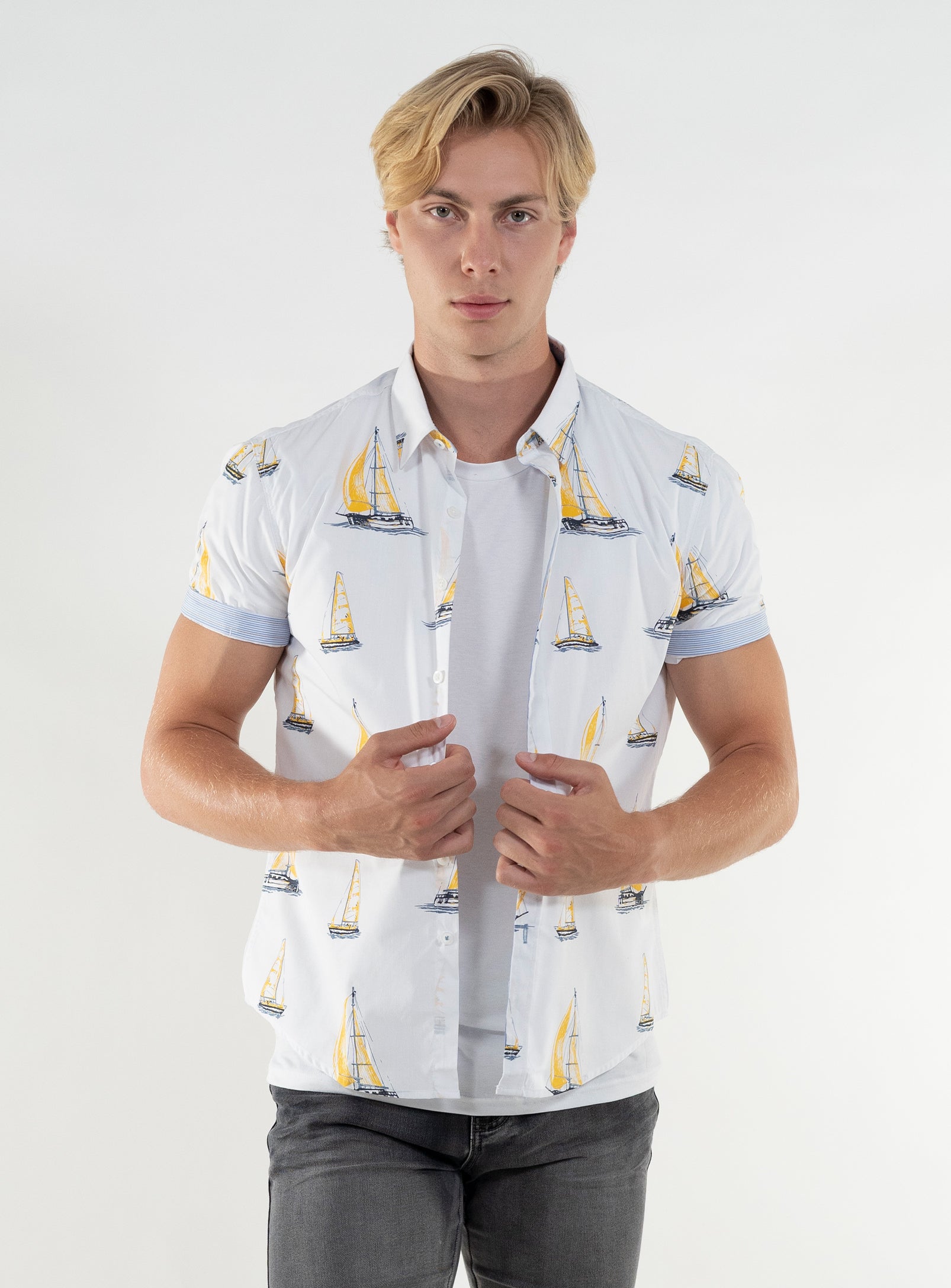 VET |  Printed short sleeve shirt || VET | Chemise manches courtes imprimée