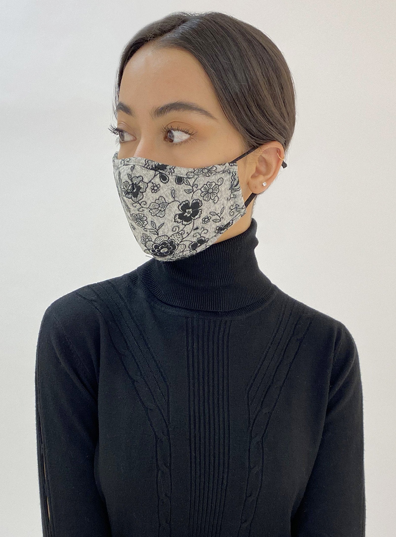 REUSABLE 3 LAYER MASK | A PACK OF 3 MASKS-GREY||MASQUE RÉUTILISABLE 3 COUCHES | UN PACK DE 3 MASQUES
