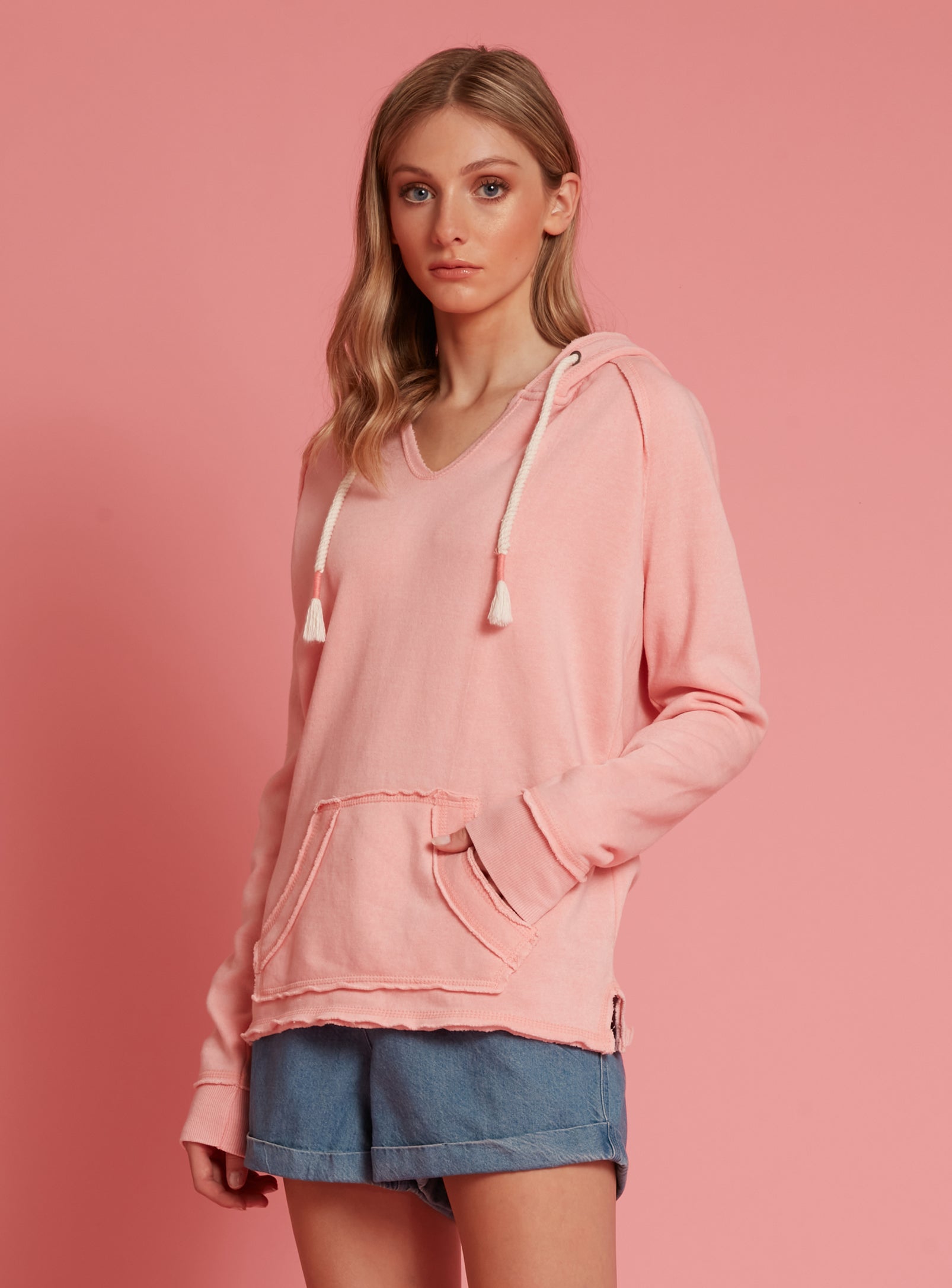 TALO | Fleece pop colour hoodie || TALO | Sweat à capuche couleur pop en molleton