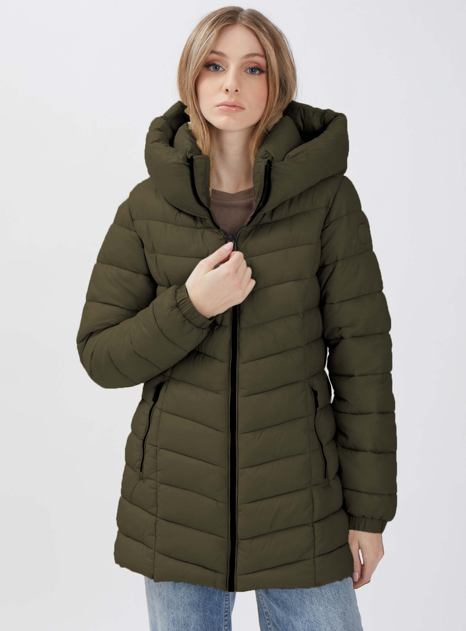 JESSYANN | Mid weight puffer jacket with hood || JESSYANN |  Doudoune d'épaisseur moyenne avec capuche