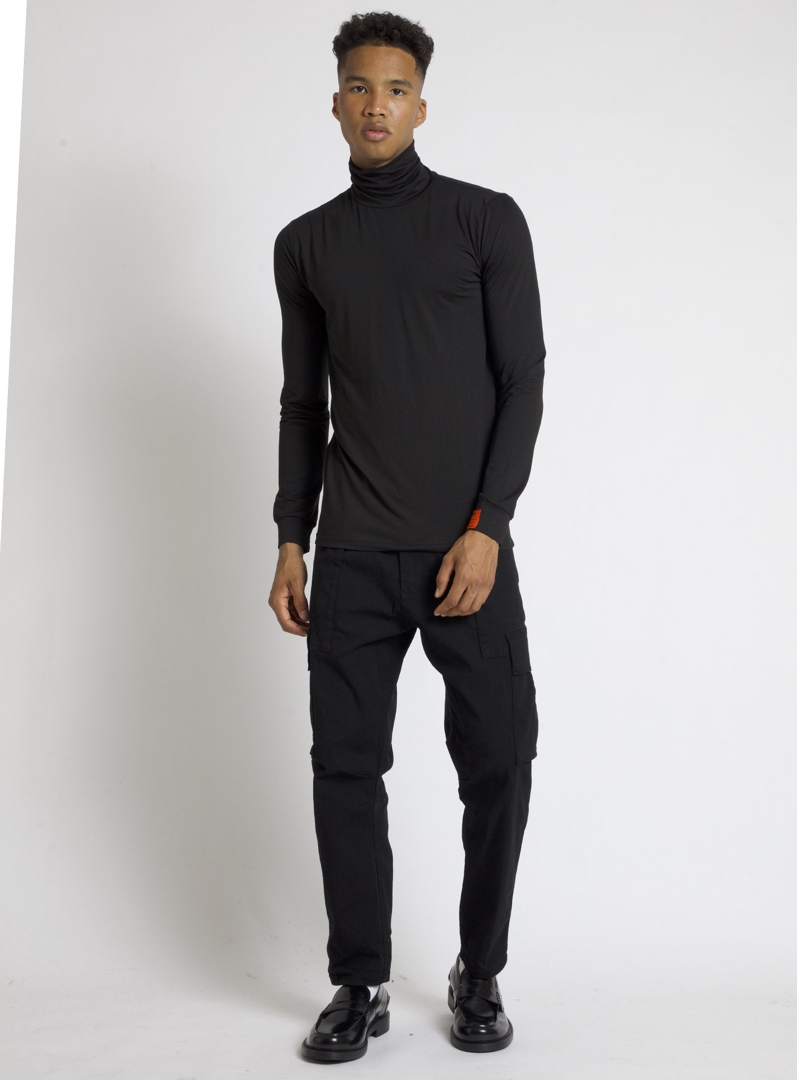 NEL | Dry edition turtleneck long sleeve t-shirt || NEL | T-shirt à col en V manche longue édition Sec