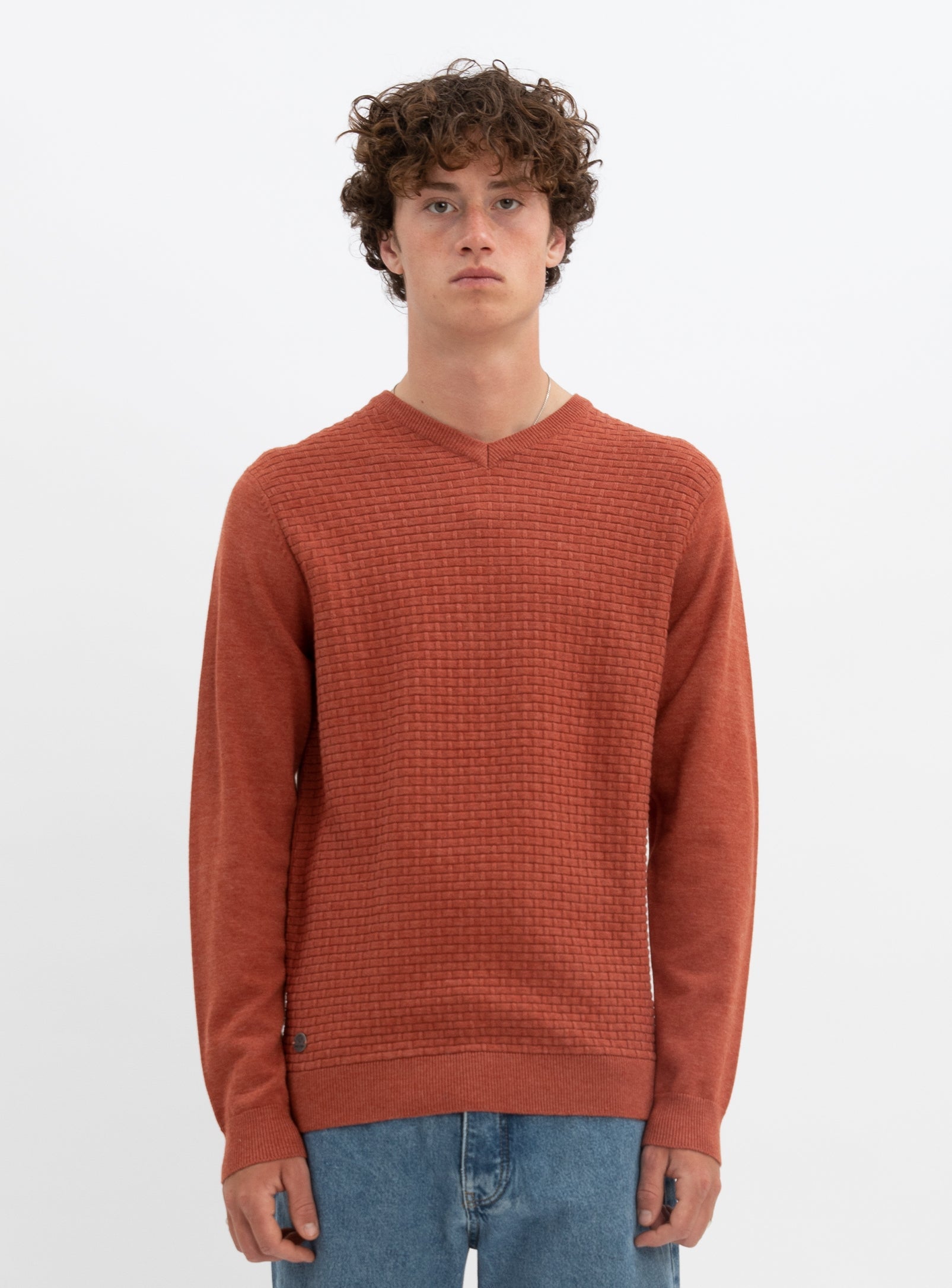 STEN  | Cotton v neck fine gauge sweater || STEN |  Chandail fin en coton à col v
