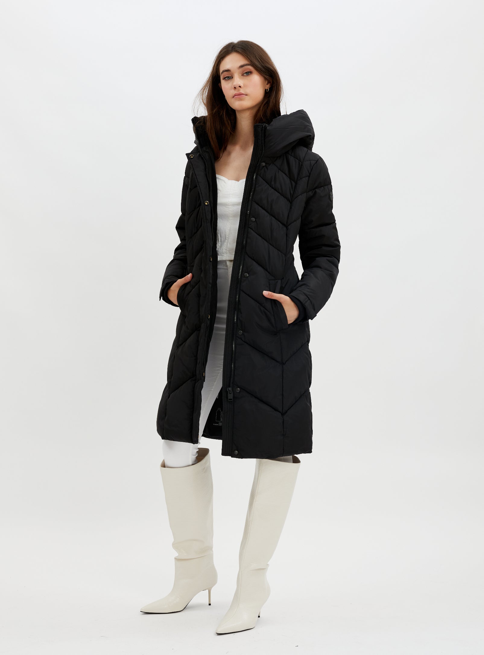 FLORENTINA |Long zip front hooded chevron quilted puffer jacket ||FLORENTINA |Doudoune longue matelassée à chevrons et capuche zippée sur le devant