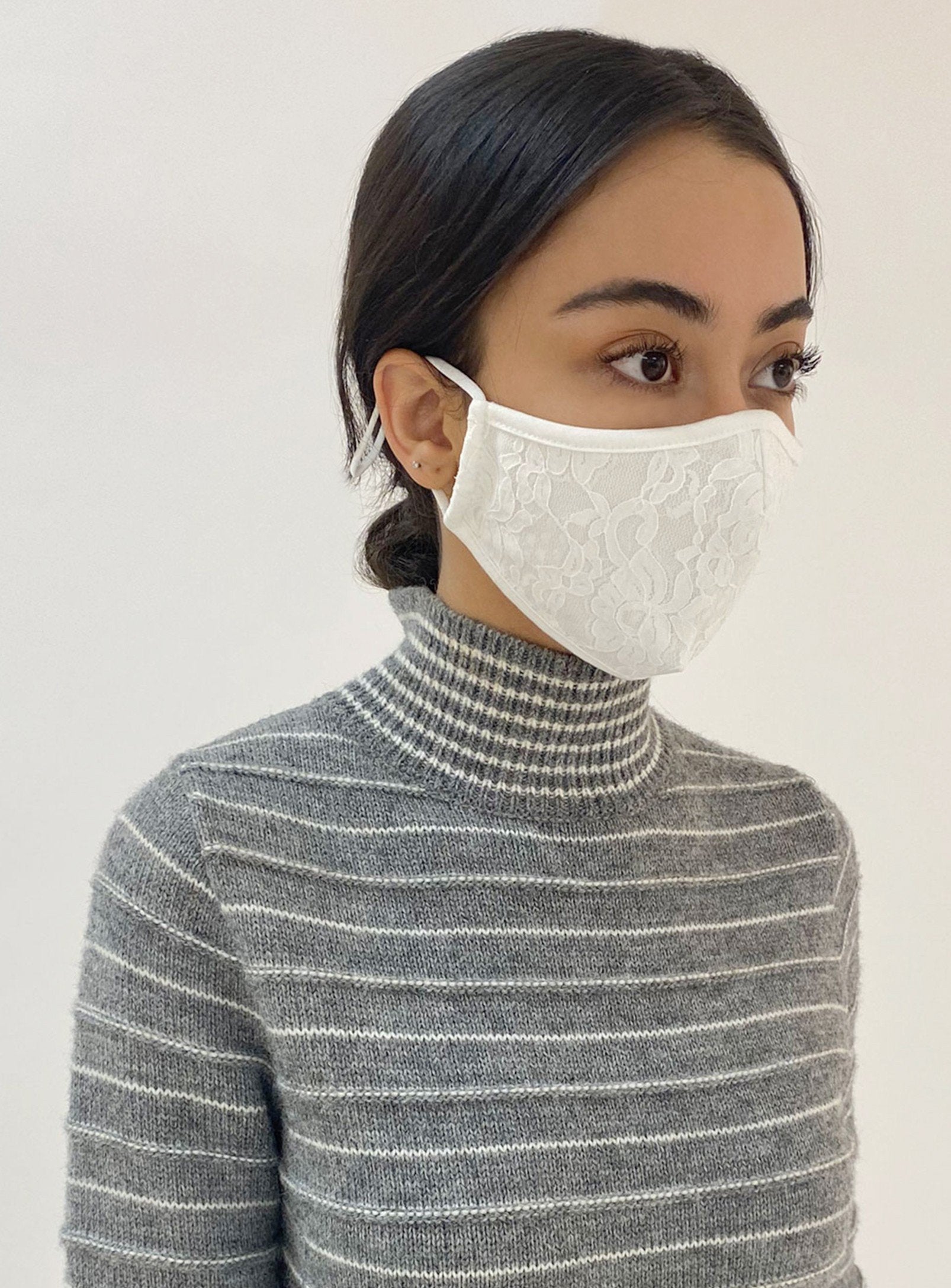 REUSABLE 3 LAYER MASK | A PACK OF 3 MASKS-BLACK||MASQUE RÉUTILISABLE 3 COUCHES | UN PACK DE 3 MASQUES-NOIR