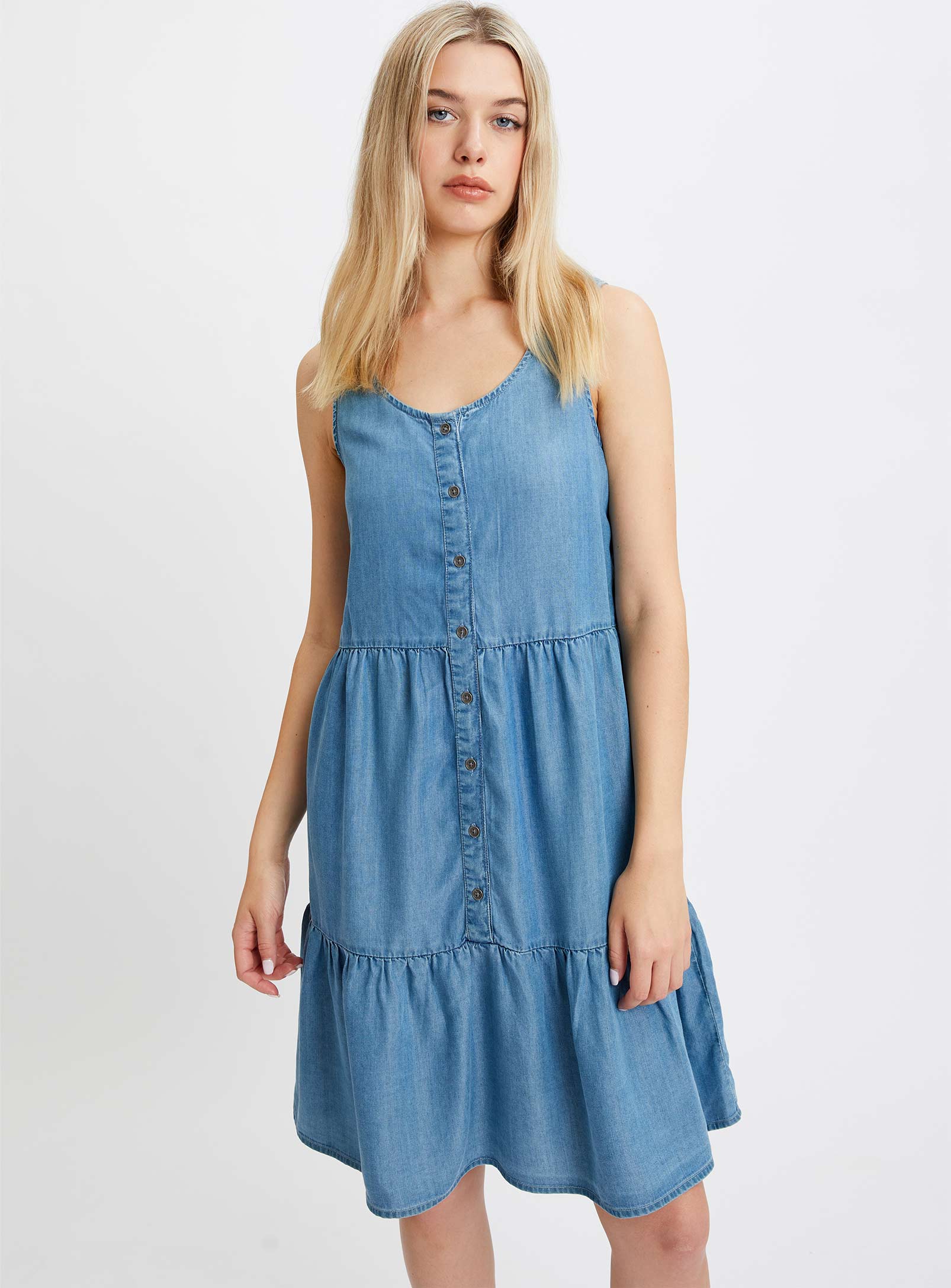 MARYANNA | Denim blue sleeveless dress with button-up centre front || MARYANNA| Robe sans manches bleu denim avec devant central boutonné