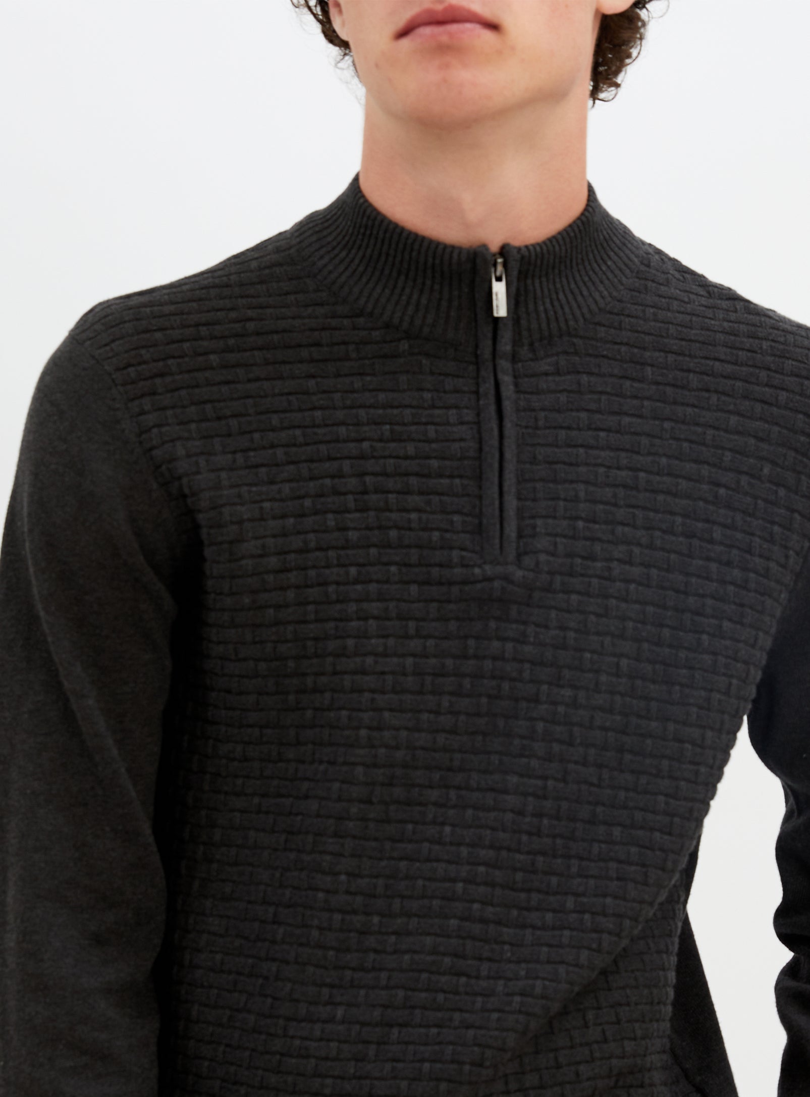 NOLAN  | Nolan cotton mock neck fine gauge sweater || NOLAN  |  Chandail fin en coton à col roulé