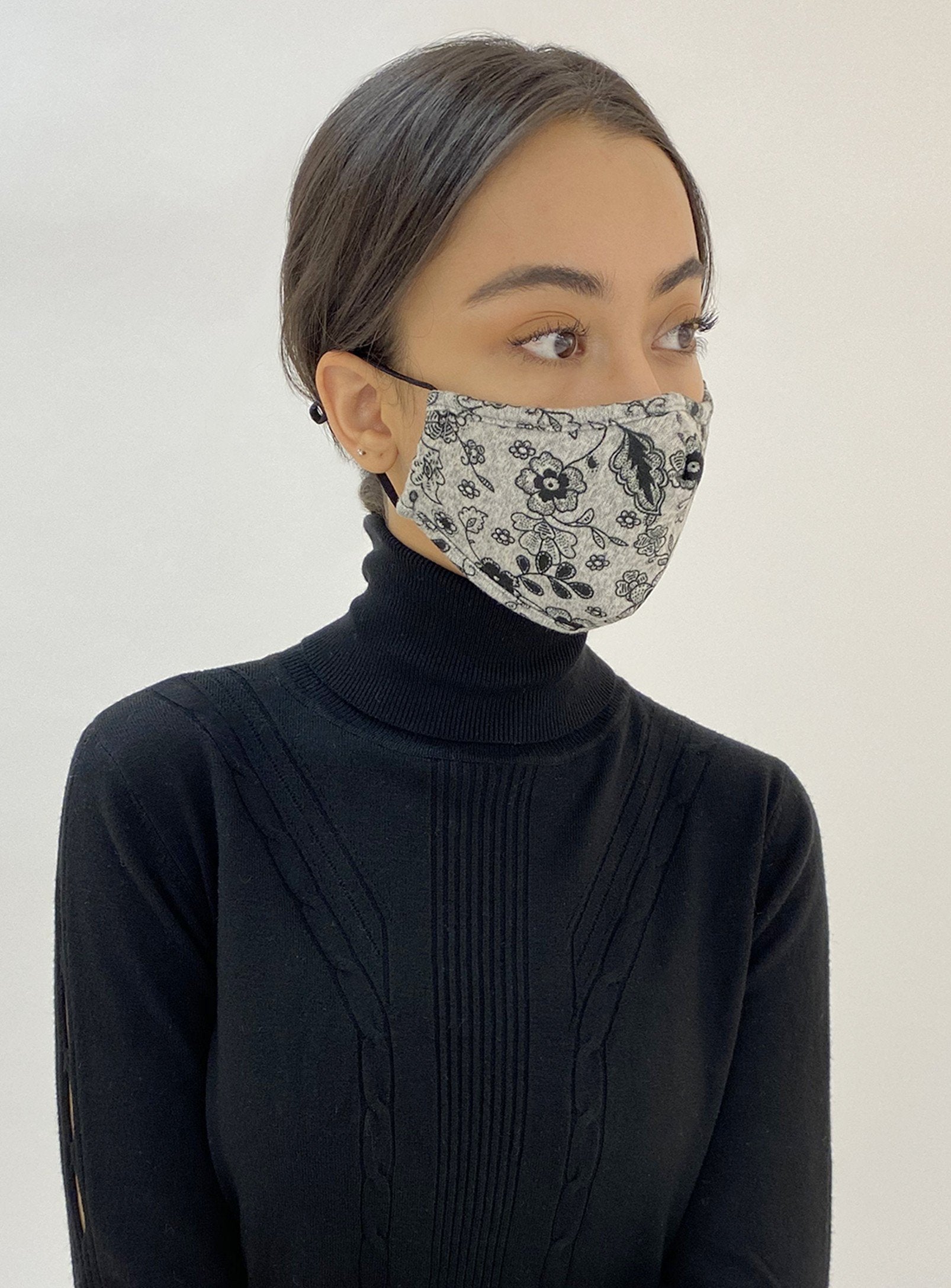 REUSABLE 3 LAYER MASK | A PACK OF 3 MASKS-GREY||MASQUE RÉUTILISABLE 3 COUCHES | UN PACK DE 3 MASQUES