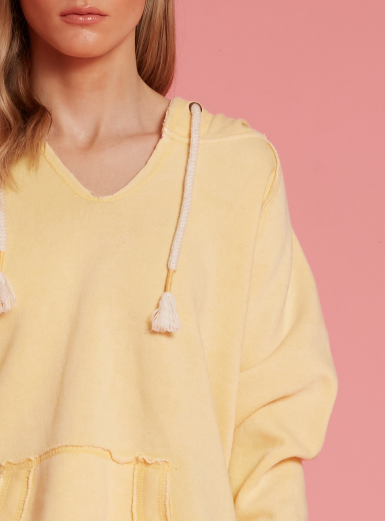 TALO | Fleece pop colour hoodie || TALO | Sweat à capuche couleur pop en molleton