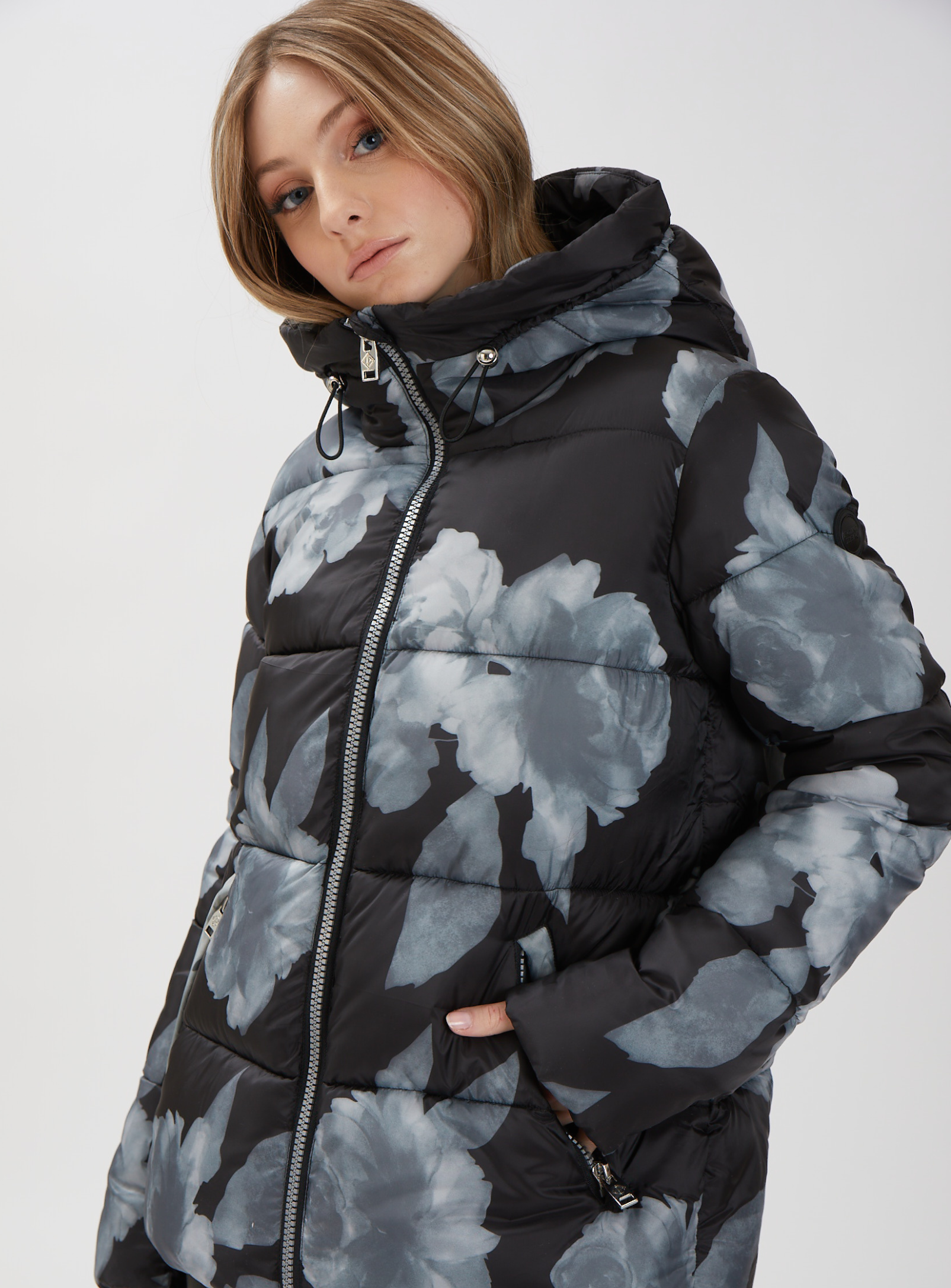 ANGELICA | Zip front floral hooded puffer jacket || ANGELICA |  Doudoune à capuche fleurie zippée sur le devant