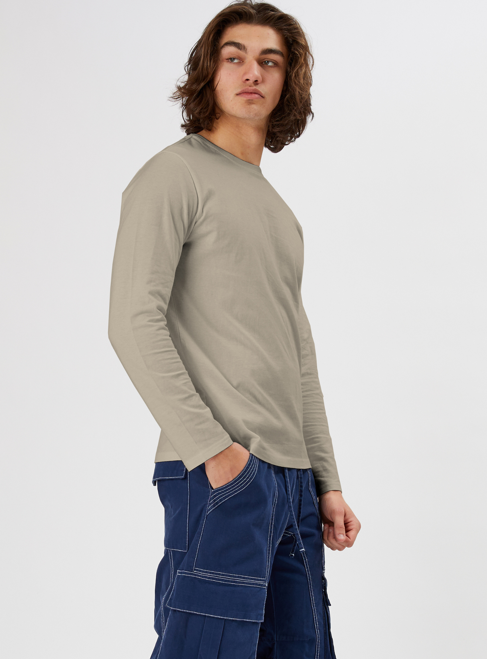 KEL | Long sleeve basic cotton crewneck T-shirt || KEL | T-shirt basique à manches longues et col rond en coton