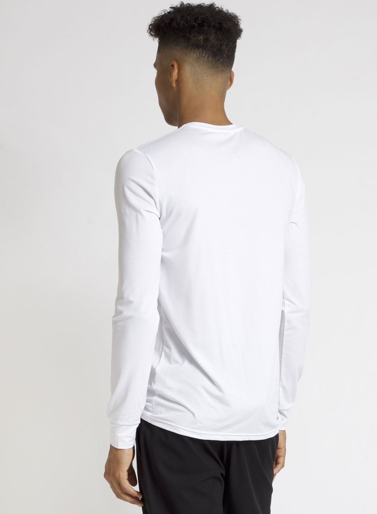 KEL | Long sleeve basic cotton crewneck T-shirt || KEL | T-shirt basique à manches longues et col rond en coton