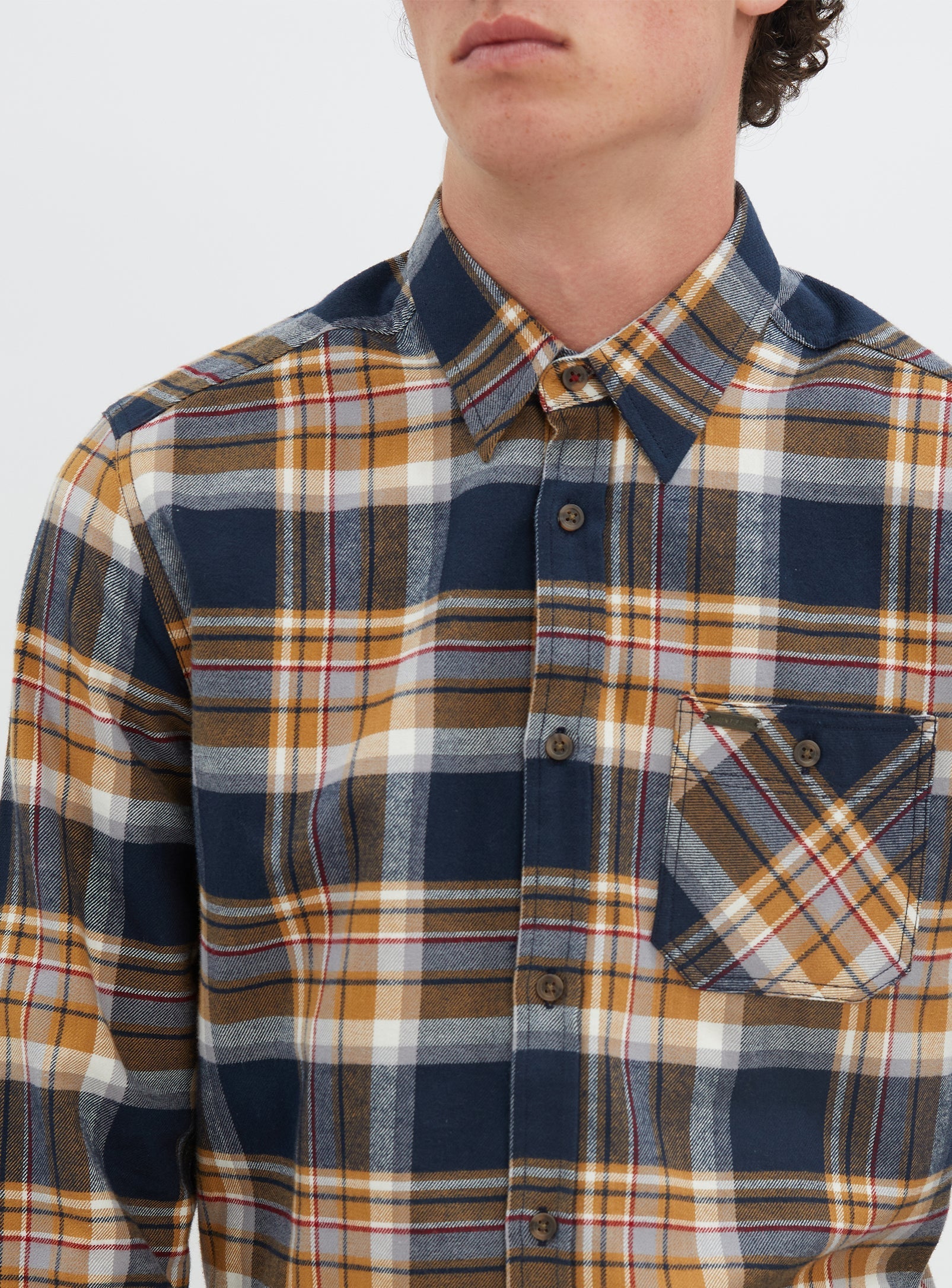 NOAH | Checkered semi-fit overshirt || NOAH |Surchemise semi-ajustée à carreaux