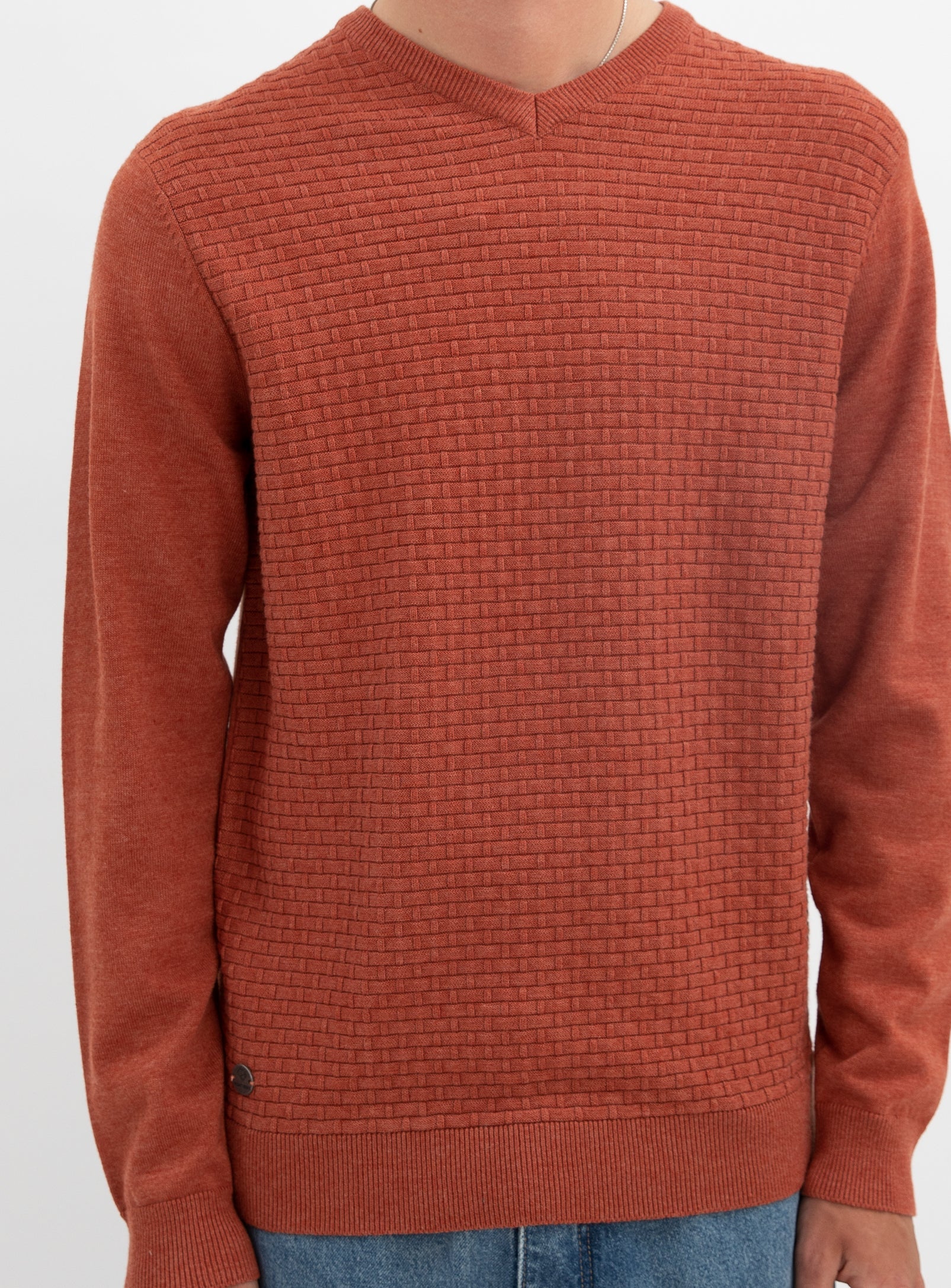 STEN  | Cotton v neck fine gauge sweater || STEN |  Chandail fin en coton à col v