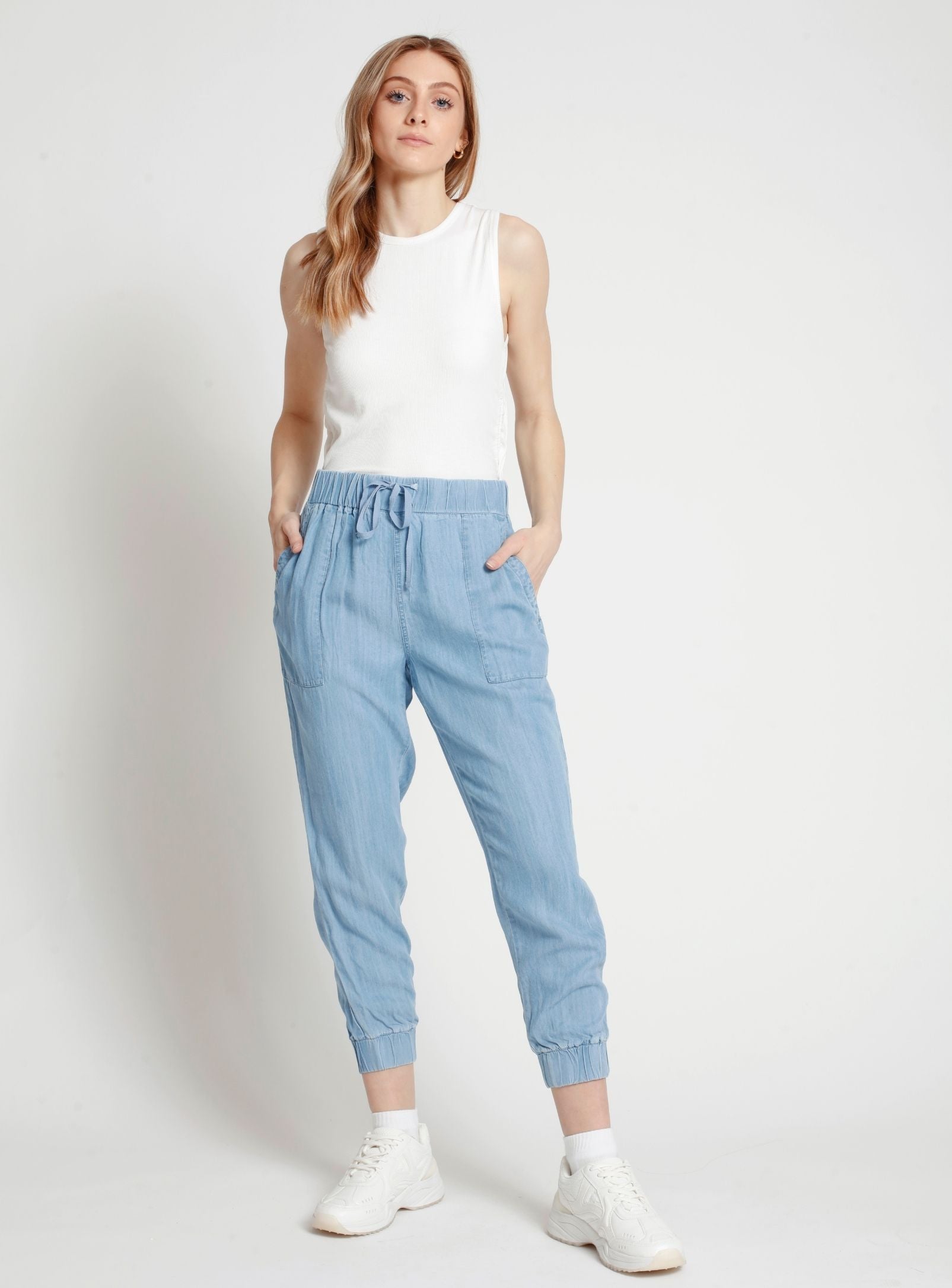 MASA | High-Rise Cropped Jogger Pants || MASA | Pantalon de jogging court à taille haute