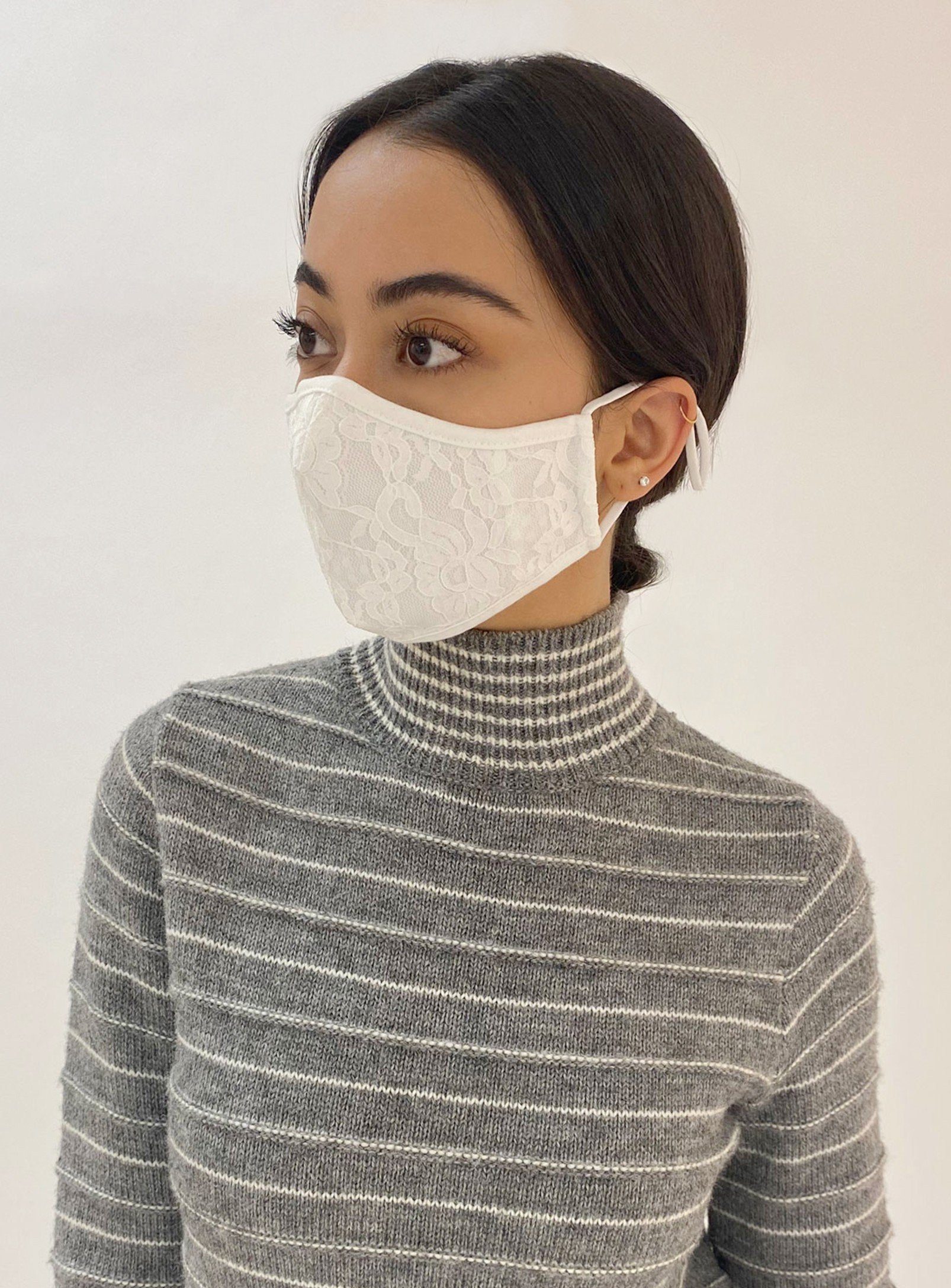 REUSABLE 3 LAYER MASK | A PACK OF 3 MASKS-BLACK||MASQUE RÉUTILISABLE 3 COUCHES | UN PACK DE 3 MASQUES-NOIR