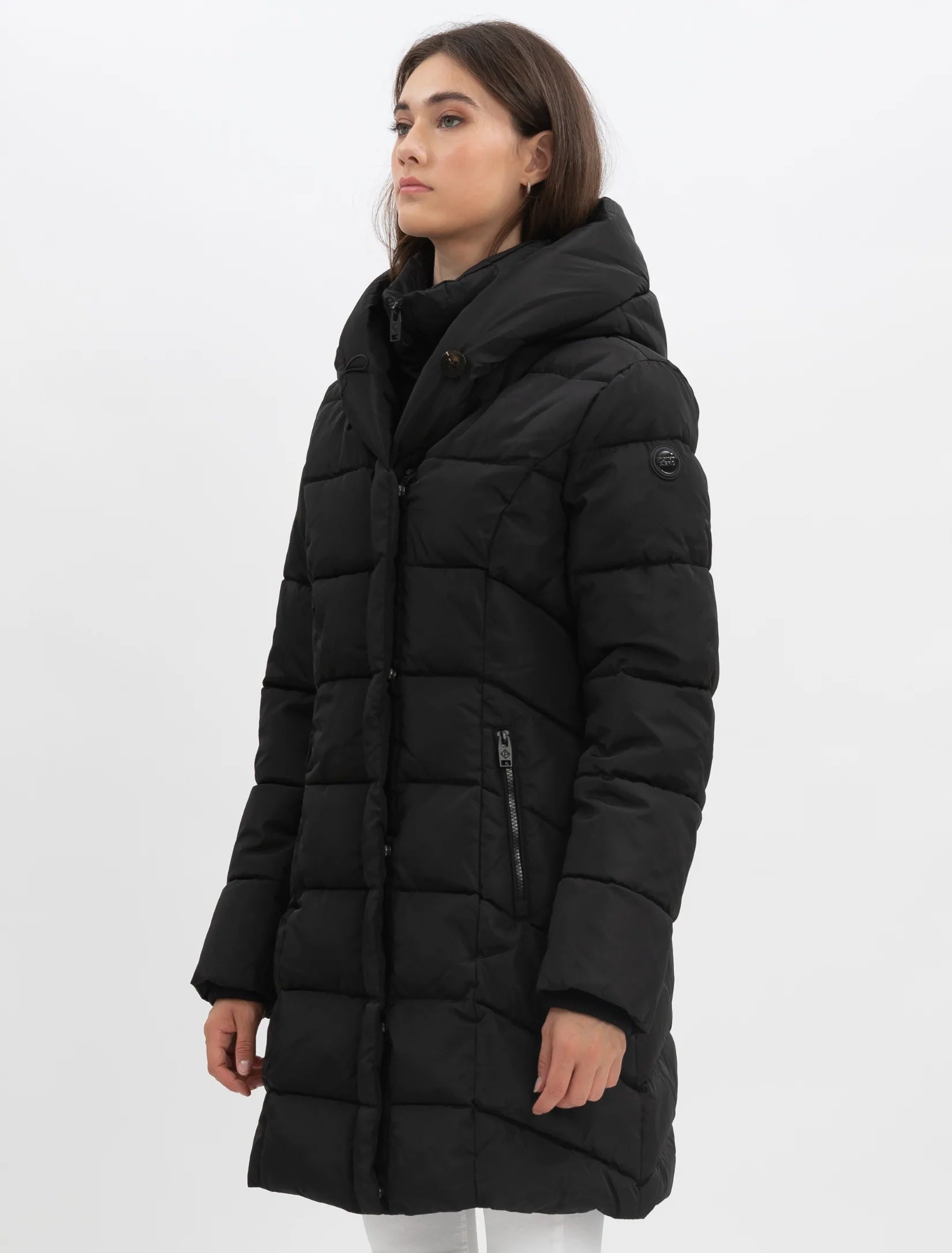 CAROLINE | quilted long puffer jacket || CAROLINE | Doudoune longue matelassée à encolure contrastée avec capuche coussin