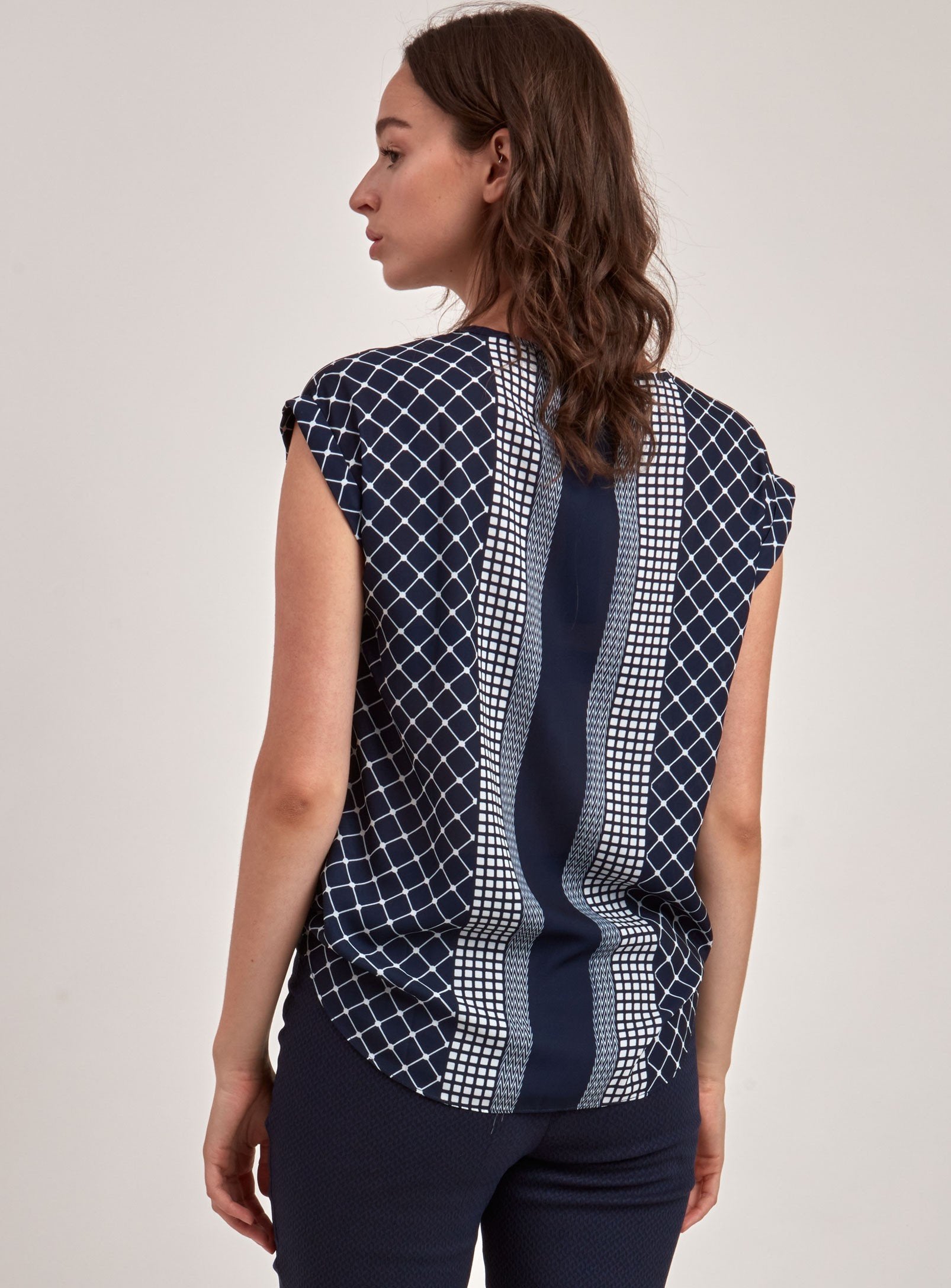 SHORT SLEEVE VNECK TOP-NAVY