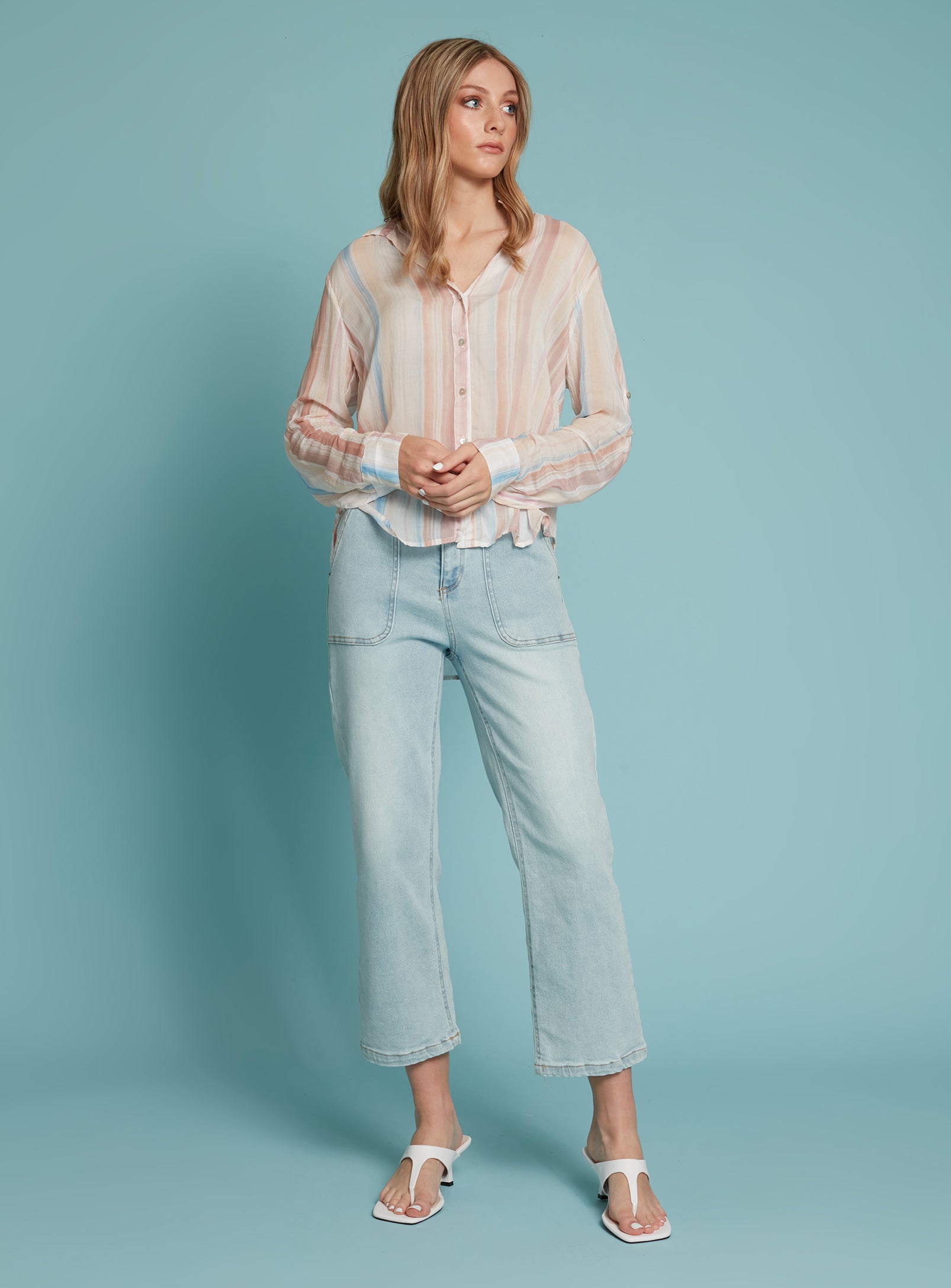 WELA | Striped button front blouse || WELA | Blouse boutonnée à rayures