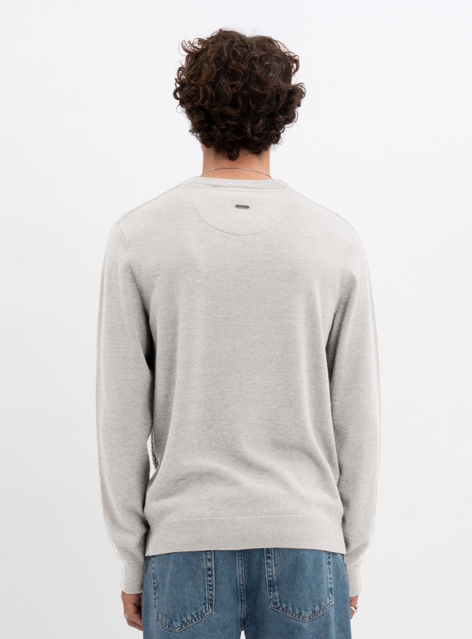 STEN  | Cotton v neck fine gauge sweater || STEN |  Chandail fin en coton à col v