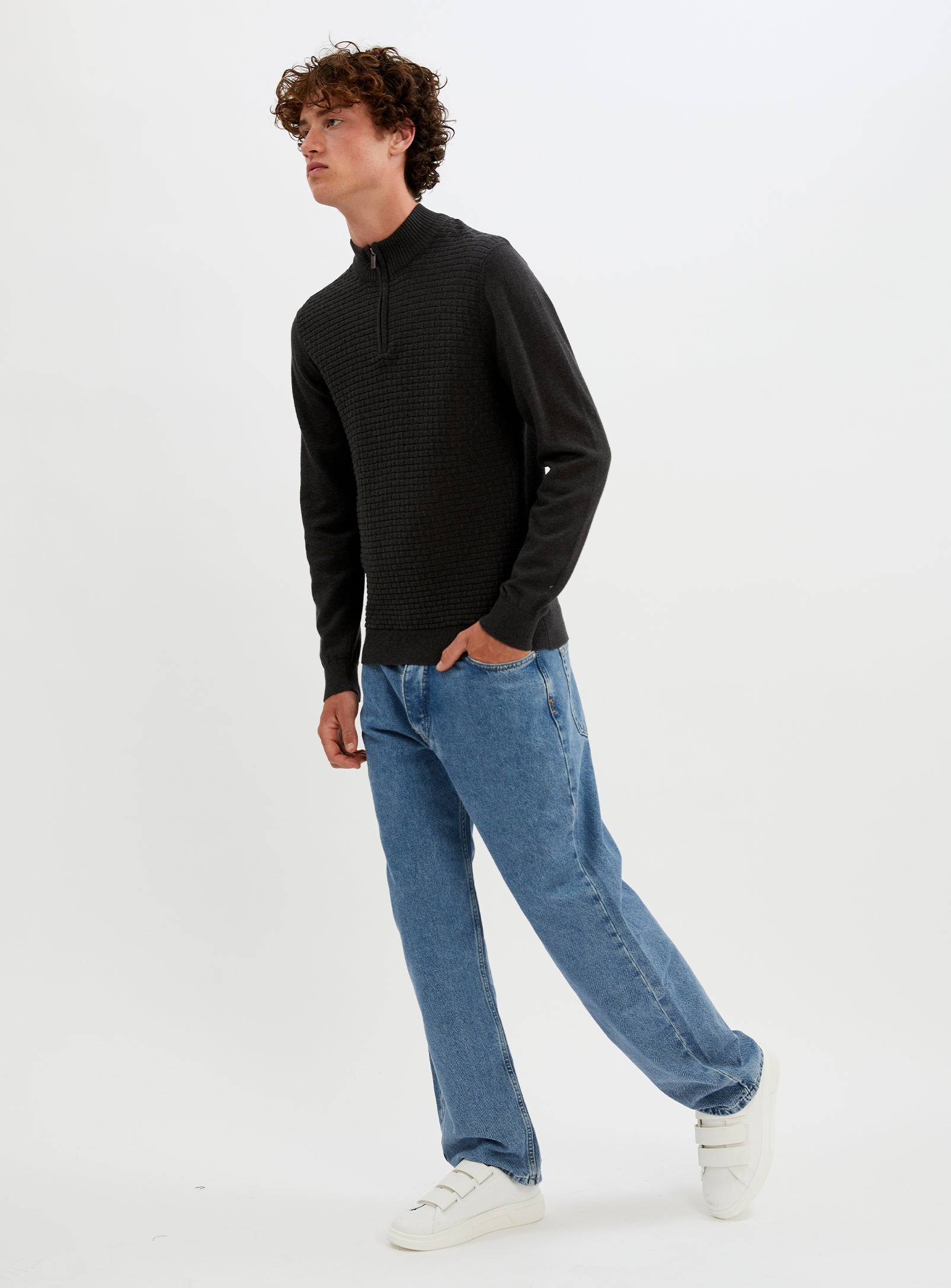 NOLAN  | Nolan cotton mock neck fine gauge sweater || NOLAN  |  Chandail fin en coton à col roulé