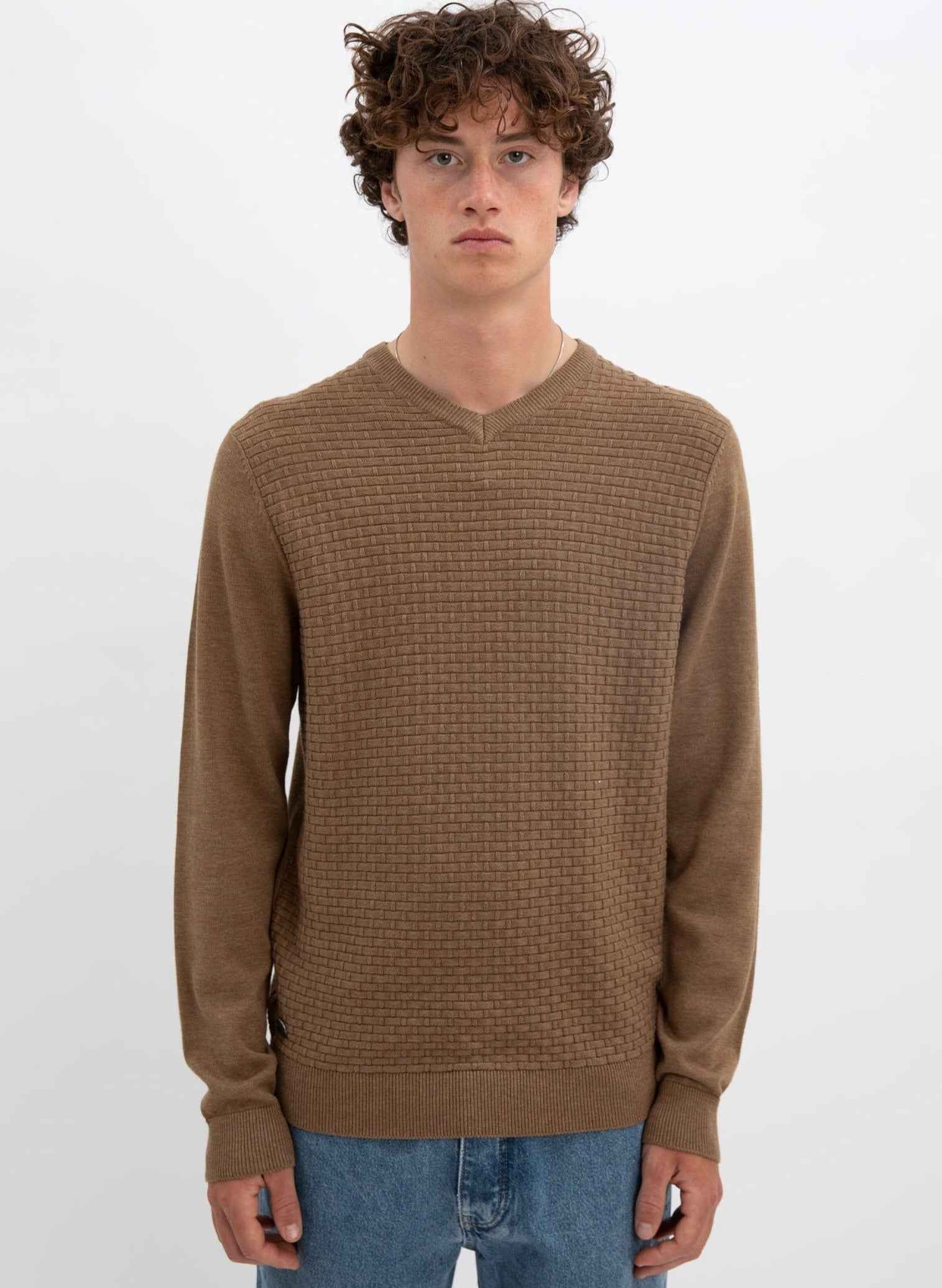 STEN  | Cotton v neck fine gauge sweater || STEN |  Chandail fin en coton à col v