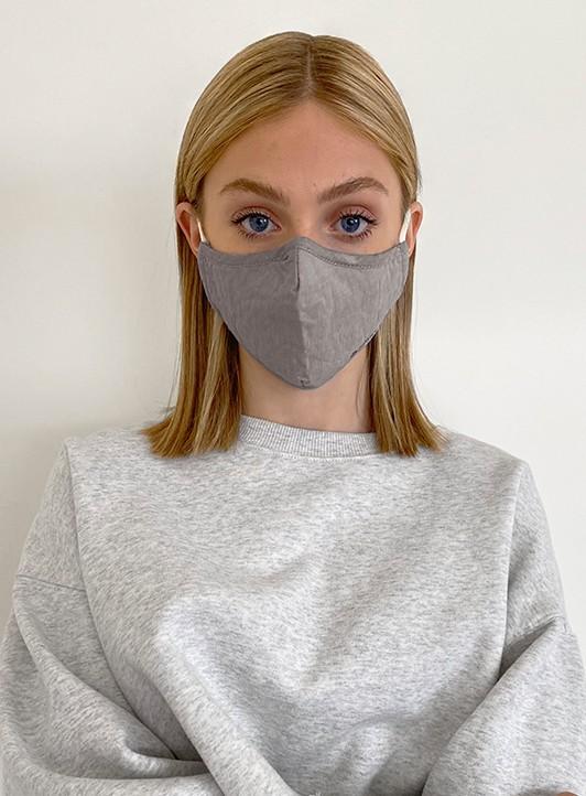 REUSABLE 3 LAYER MASK | A PACK OF 3 MASKS-PACK3||MASQUE RÉUTILISABLE 3 COUCHES | UN PACK DE 3 MASQUES