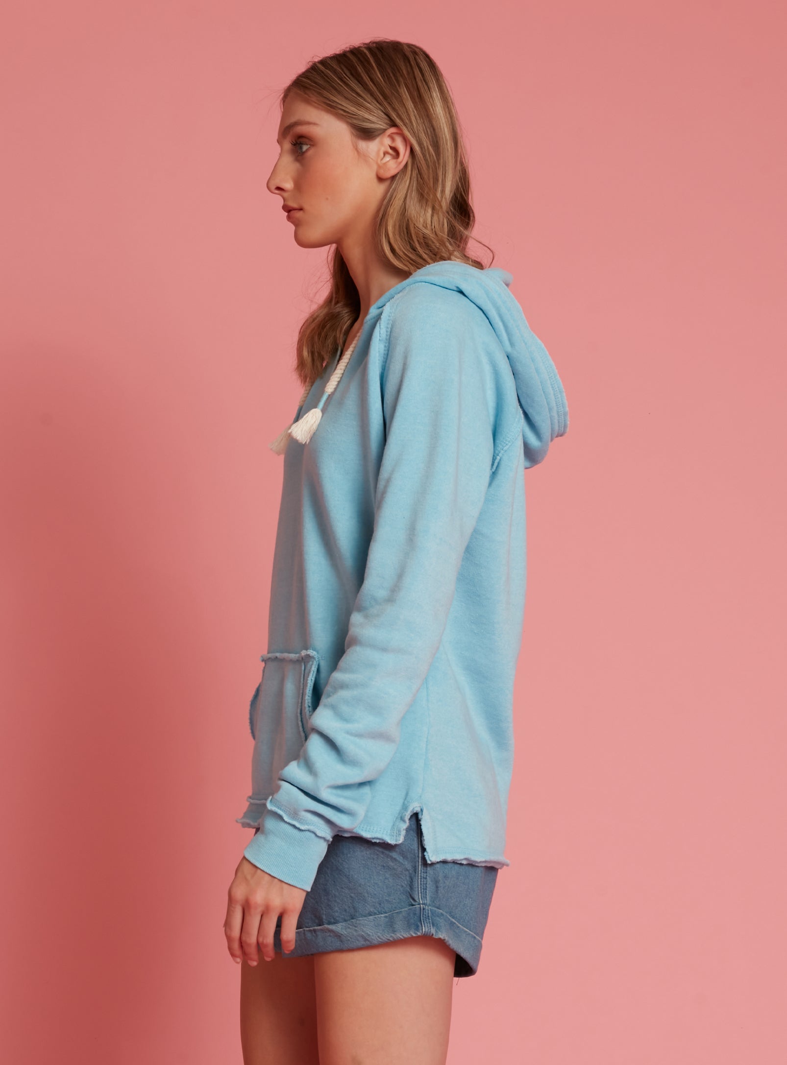 TALO | Fleece pop colour hoodie || TALO | Sweat à capuche couleur pop en molleton