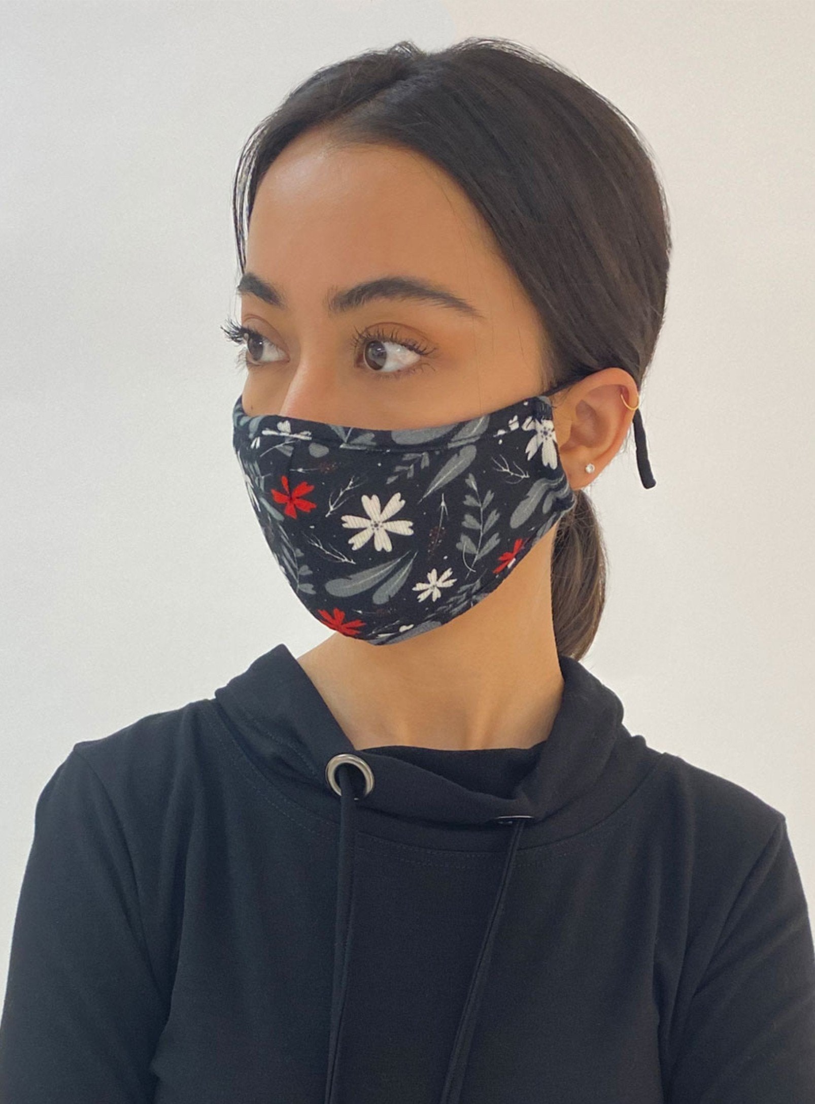 REUSABLE 3 LAYER MASK | A PACK OF 3 MASKS-LIGHTGREY||MASQUE RÉUTILISABLE 3 COUCHES | UN PACK DE 3 MASQUES-GRIS CLAIR