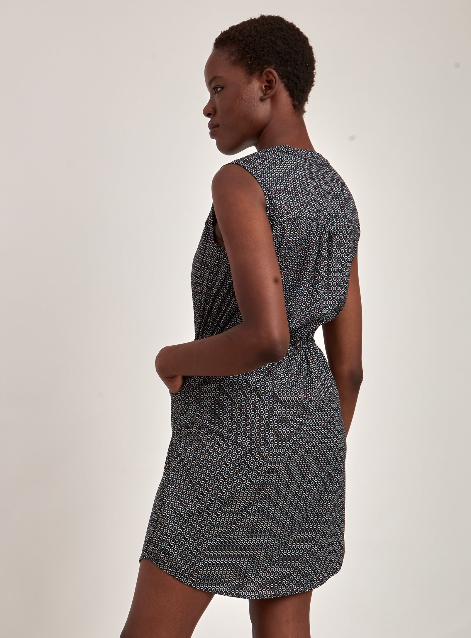 KILA | Printed mini dress || KILA | Mini robe imprimée