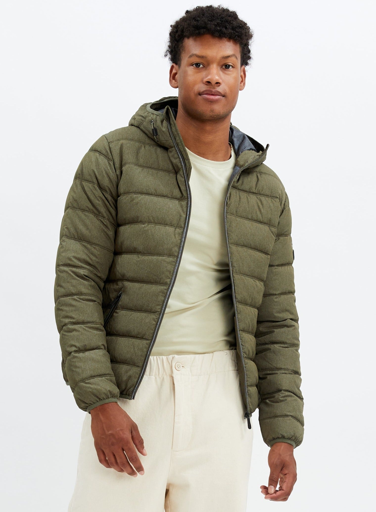 BELTLINE | Iconic packable ultralight jacket || BELTLINE |  Veste ultralégère iconique compressible