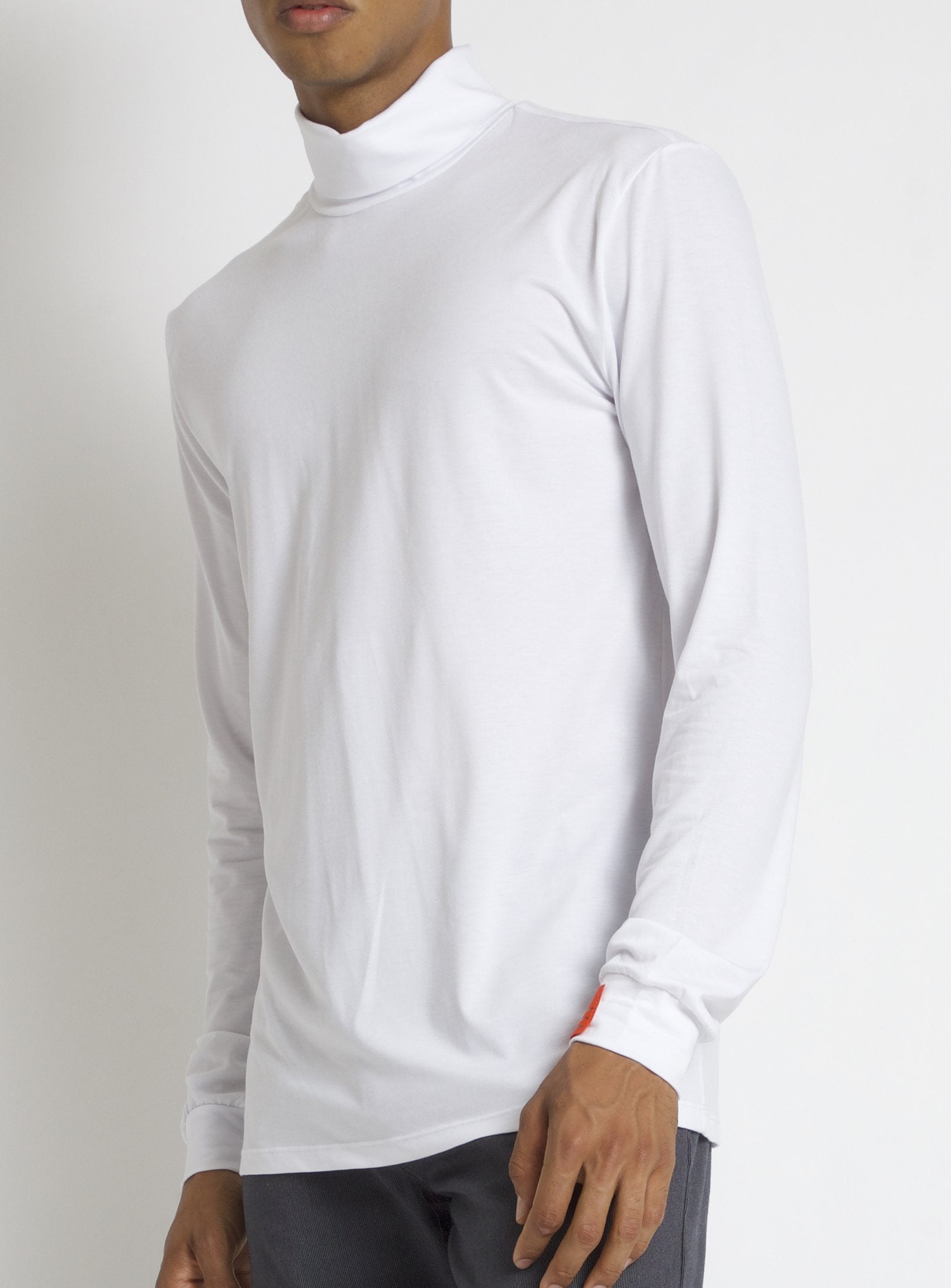NEL | Dry edition turtleneck long sleeve t-shirt || NEL | T-shirt à col en V manche longue édition Sec