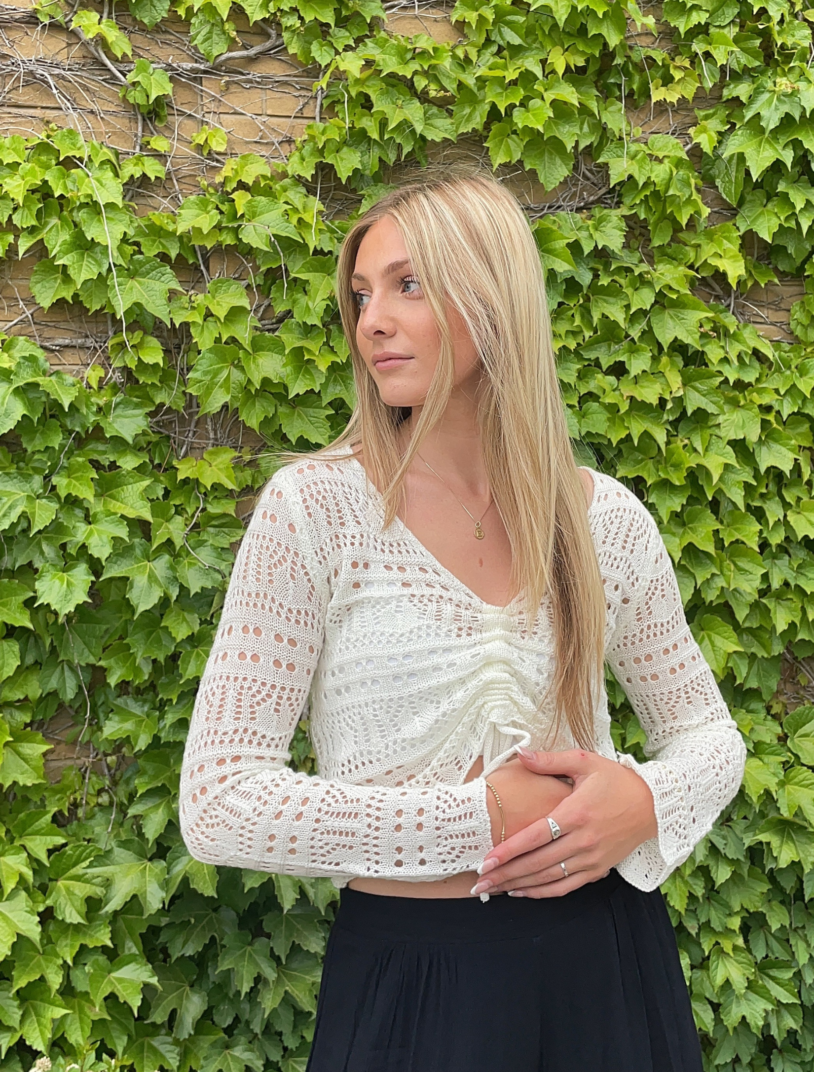CARRIE | V-neck crochet sweater || CARRIE | Pull en crochet a col en V
