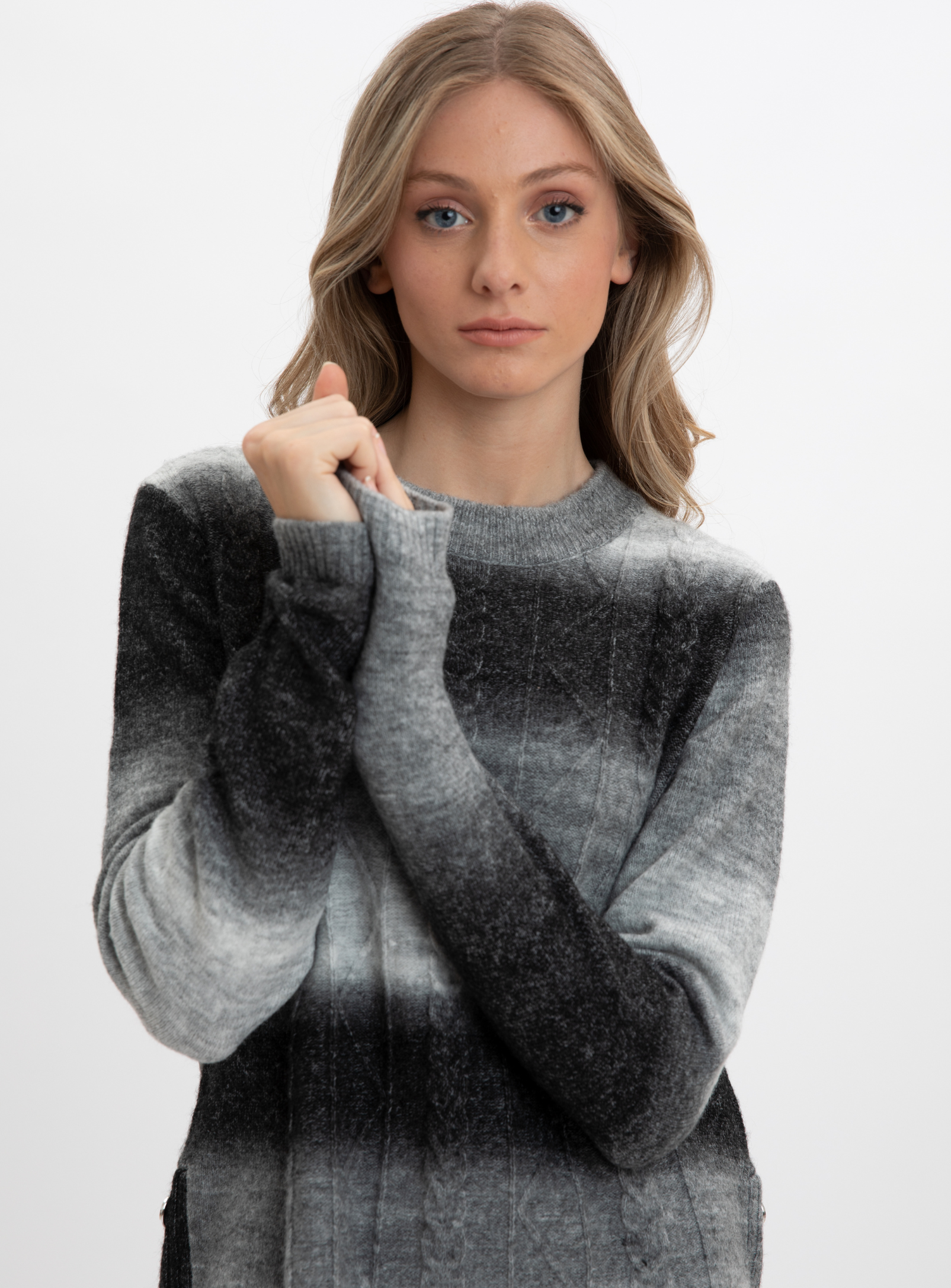 MYRIAM |Round neck ombre cable knit sweater || MYRIAM |Pull col rond ombré torsadé
