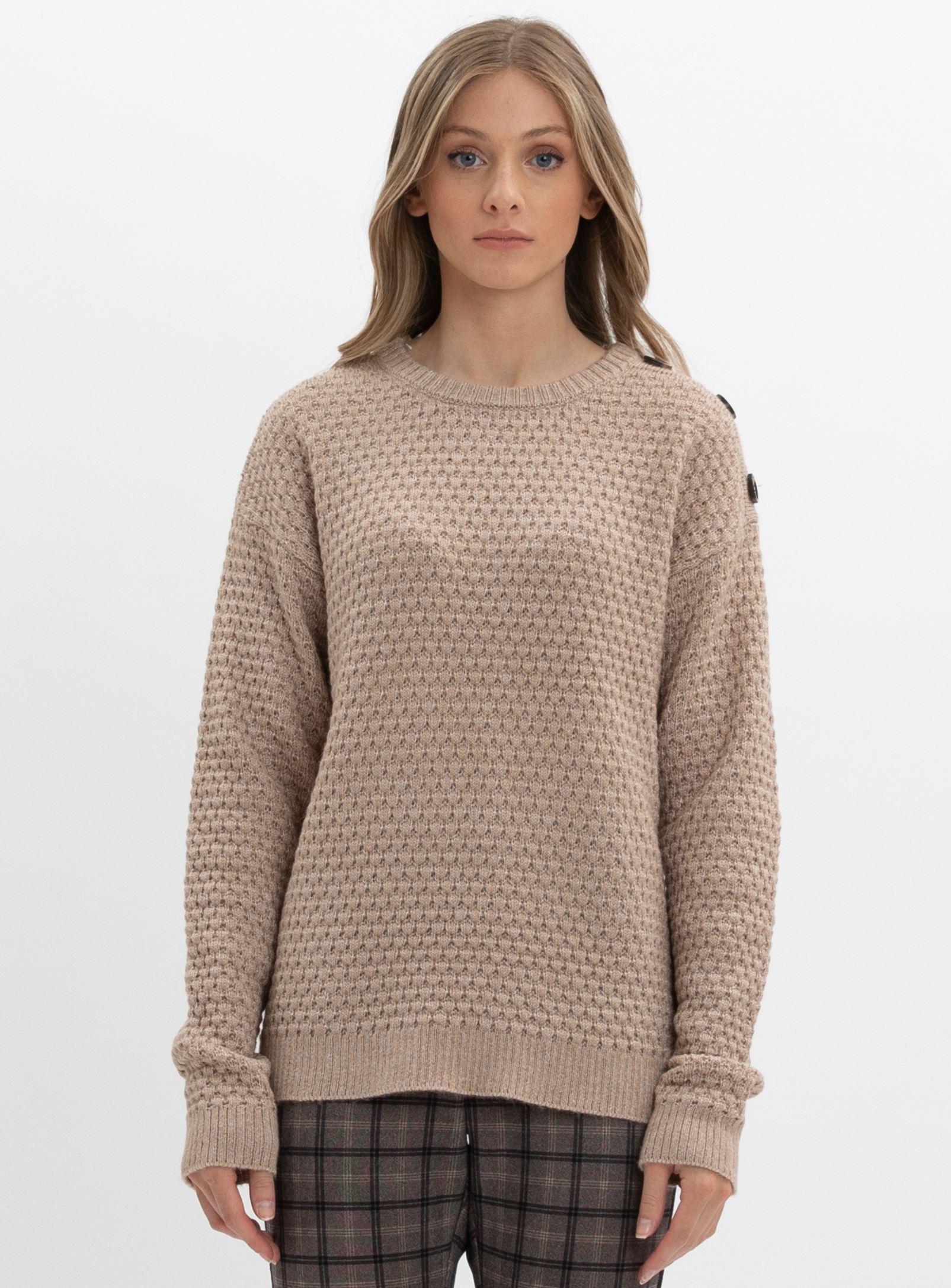 CARLEE | Long sleeve sweater with shoulder button sequence || CARLEE | Pull à manches longues avec séquence de boutons aux épaules