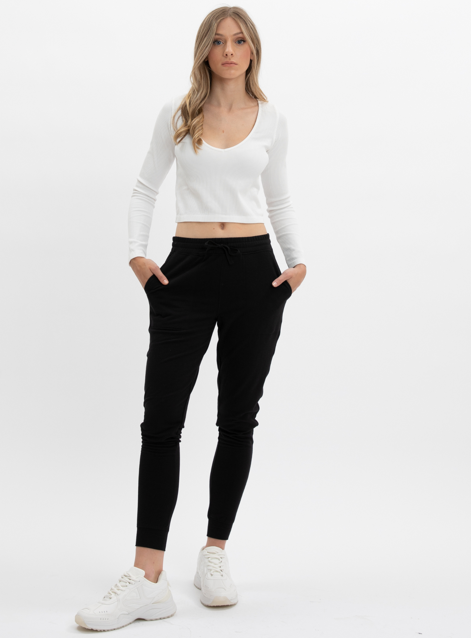 DELLA | Soft blend jogger || DELLA | Jogging en mélange doux