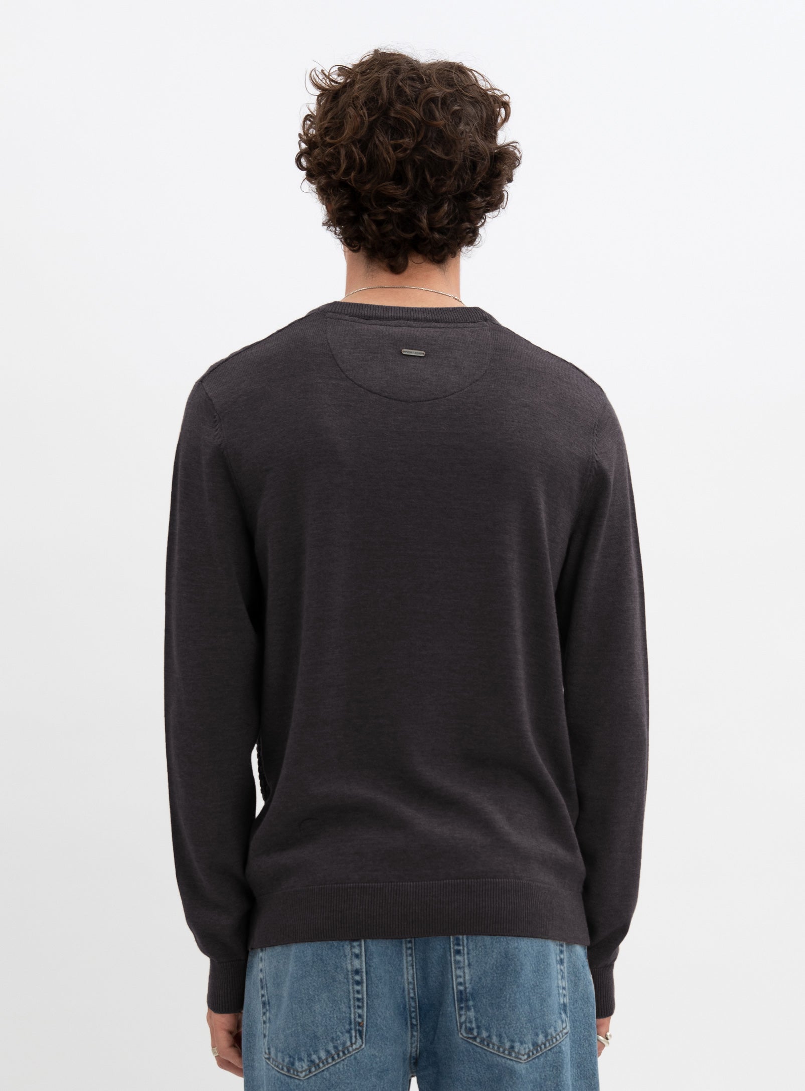 STEN  | Cotton v neck fine gauge sweater || STEN |  Chandail fin en coton à col v