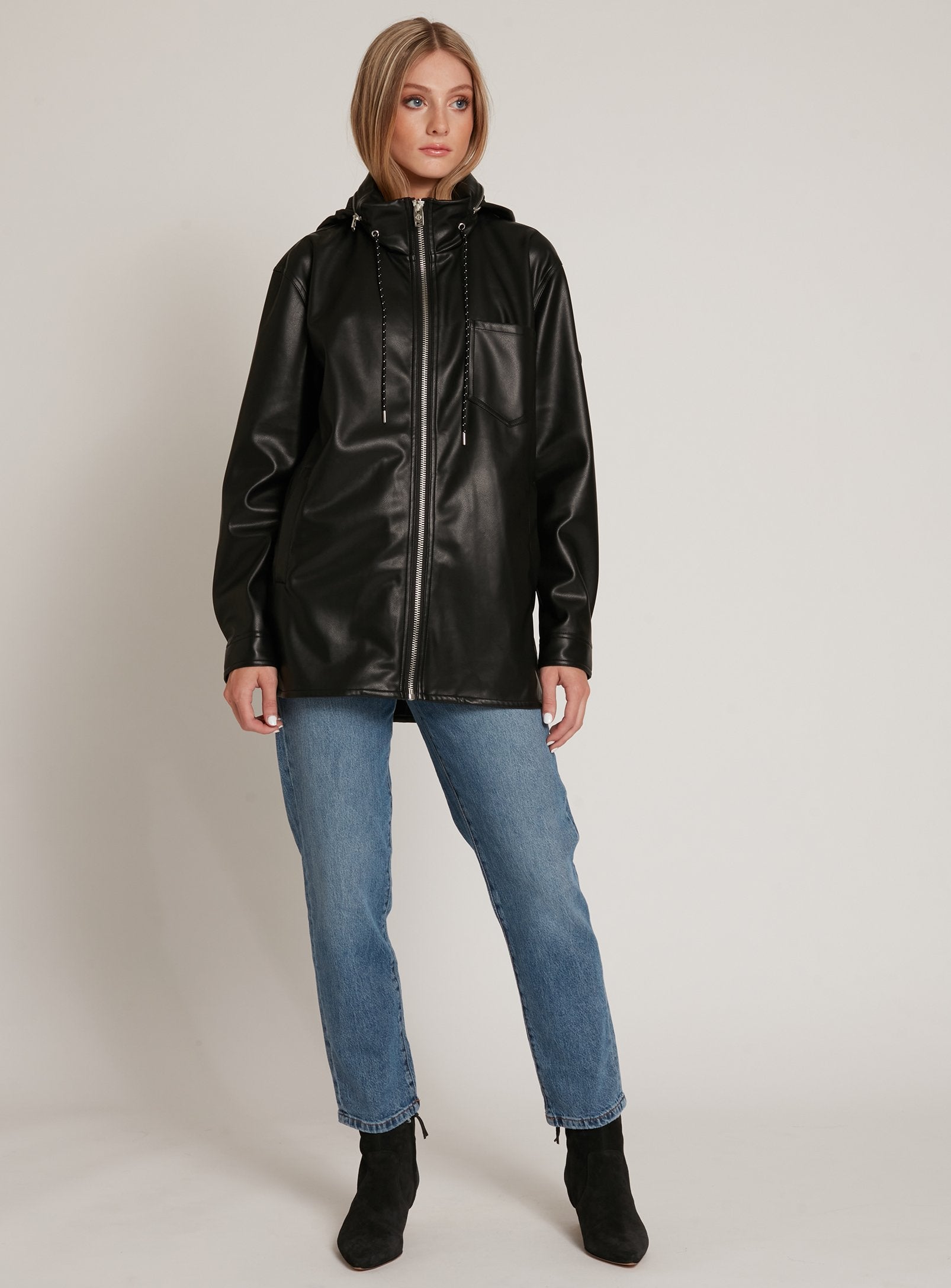 STELLA | Vegan leather overshirt  || STELLA | Surchemise en cuir vegan