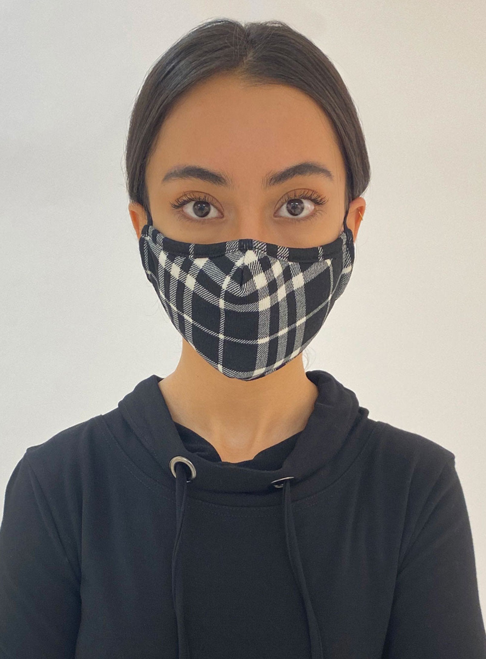 REUSABLE 3 LAYER MASK | A PACK OF 3 MASKS-LEOPARD||MASQUE RÉUTILISABLE 3 COUCHES | UN PACK DE 3 MASQUES-LÉOPARD