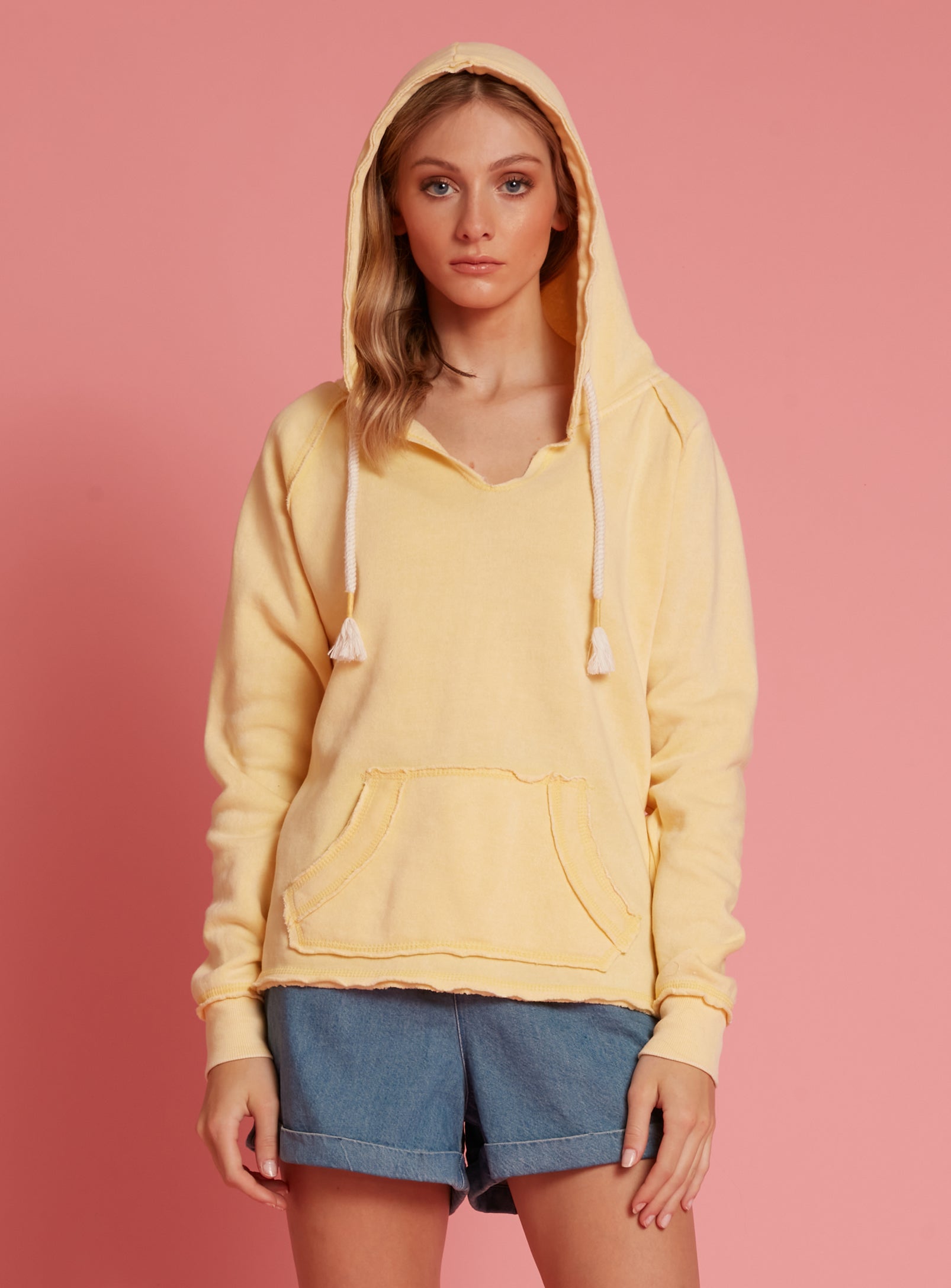 TALO | Fleece pop colour hoodie || TALO | Sweat à capuche couleur pop en molleton