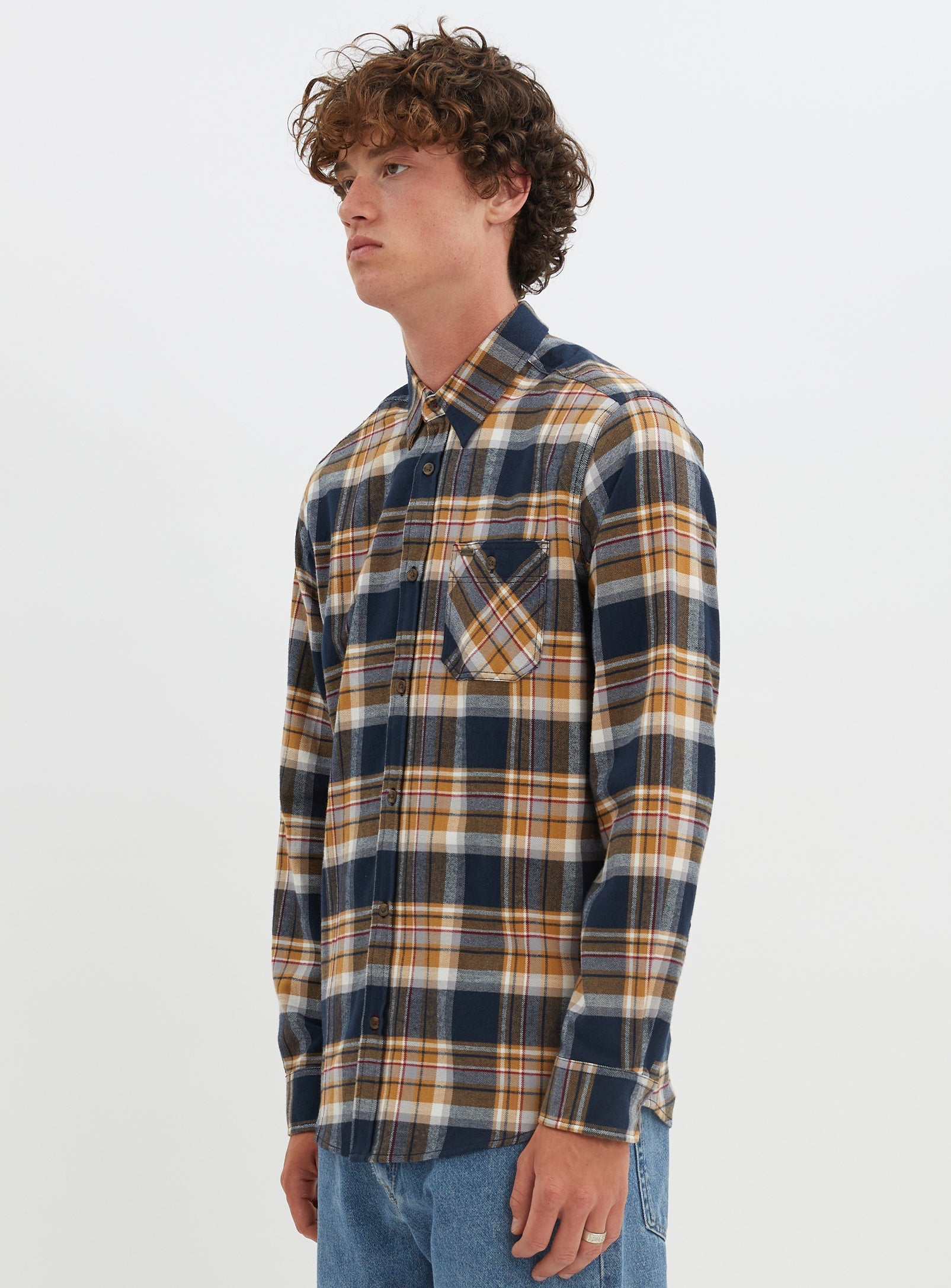 NOAH | Checkered semi-fit overshirt || NOAH |Surchemise semi-ajustée à carreaux