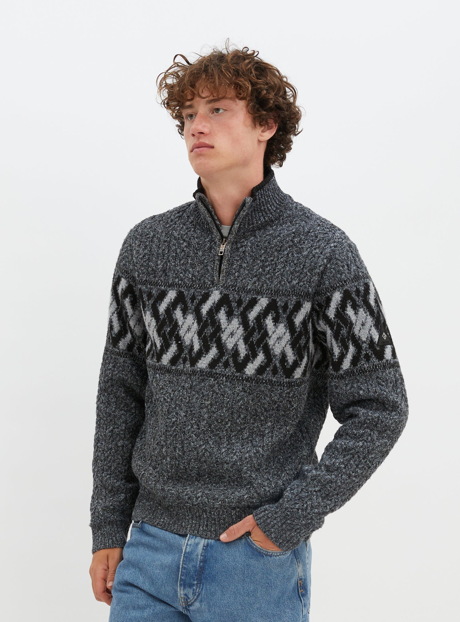 LIONEL | Recycled mock zip sweater || LIONEL | Pull zippé recyclé