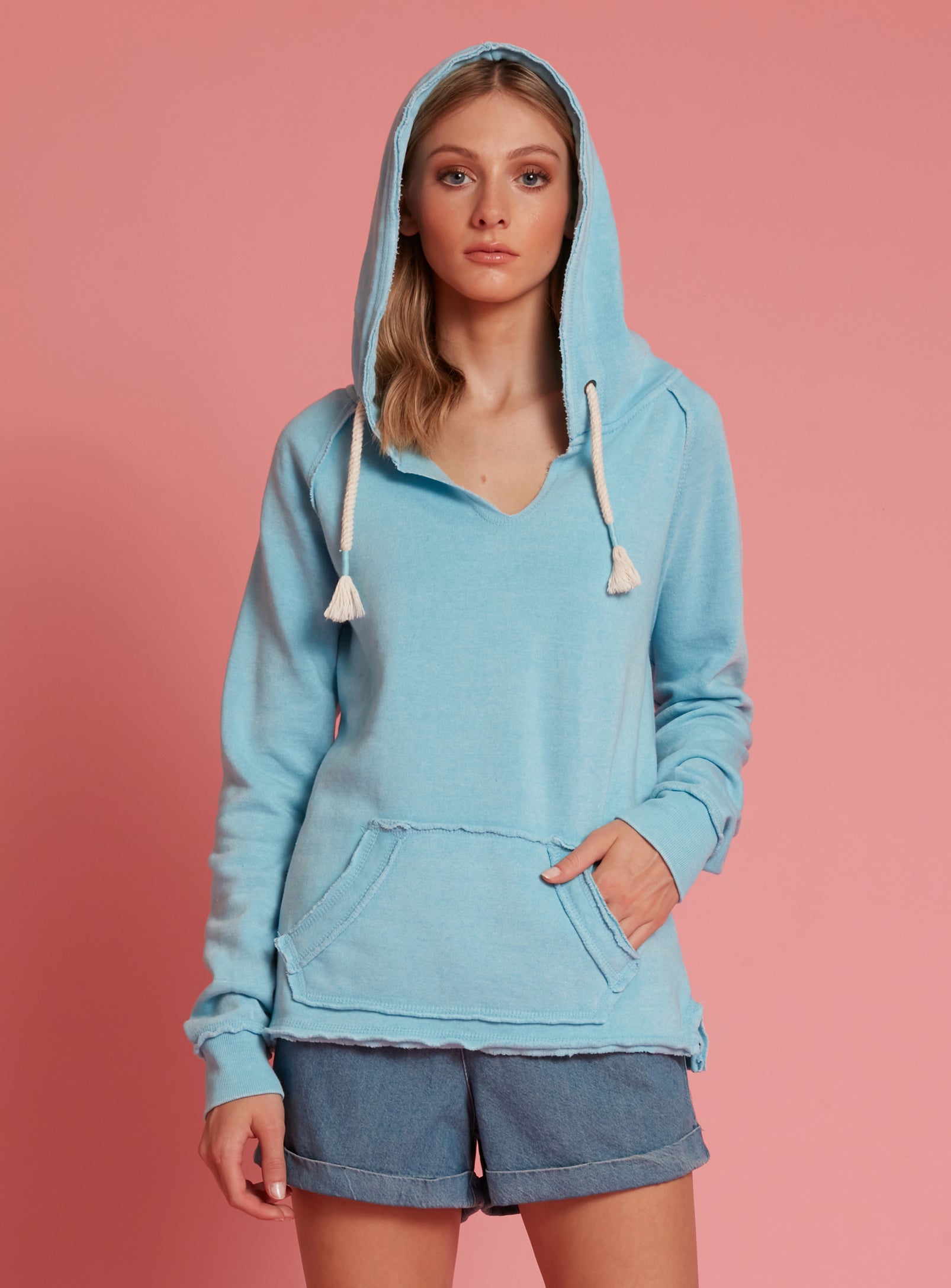 TALO | Fleece pop colour hoodie || TALO | Sweat à capuche couleur pop en molleton